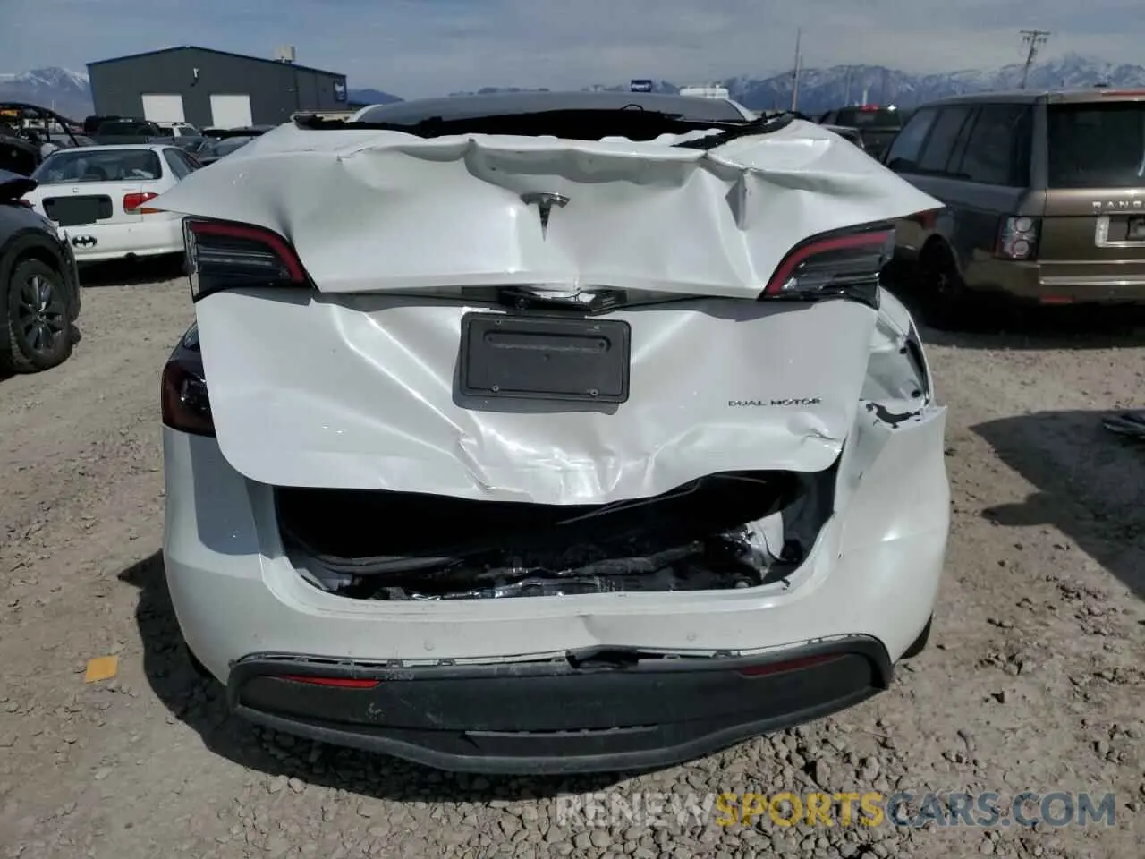 6 Photograph of a damaged car 5YJYGDEEXMF268300 TESLA MODEL Y 2021