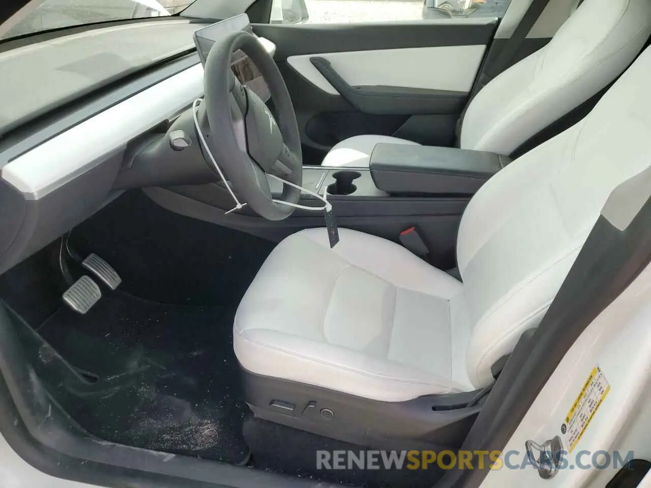 8 Photograph of a damaged car 5YJYGDEEXMF268300 TESLA MODEL Y 2021