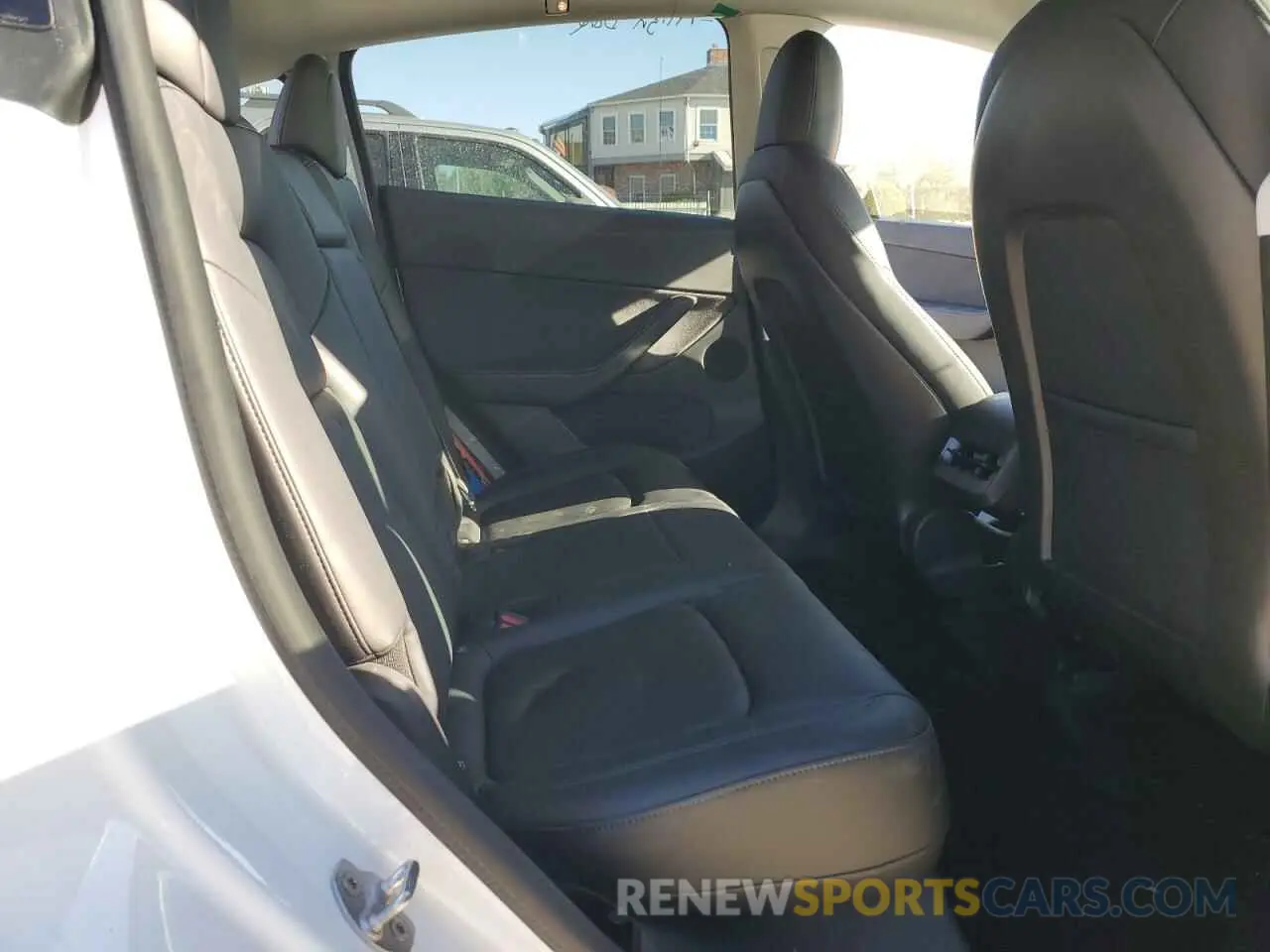 10 Photograph of a damaged car 5YJYGDEEXMF268491 TESLA MODEL Y 2021