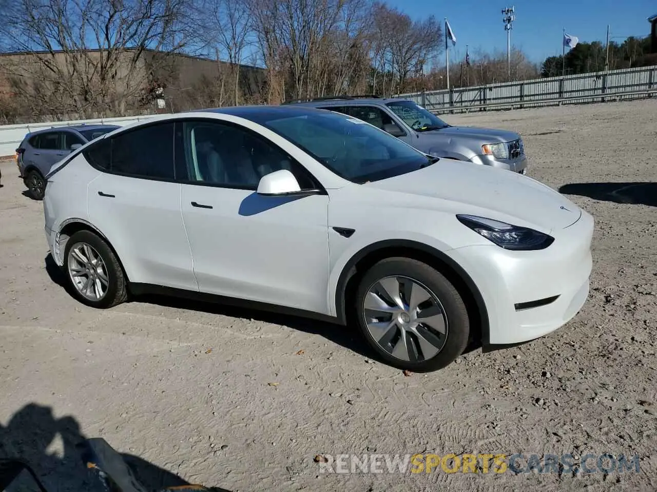 4 Photograph of a damaged car 5YJYGDEEXMF268491 TESLA MODEL Y 2021