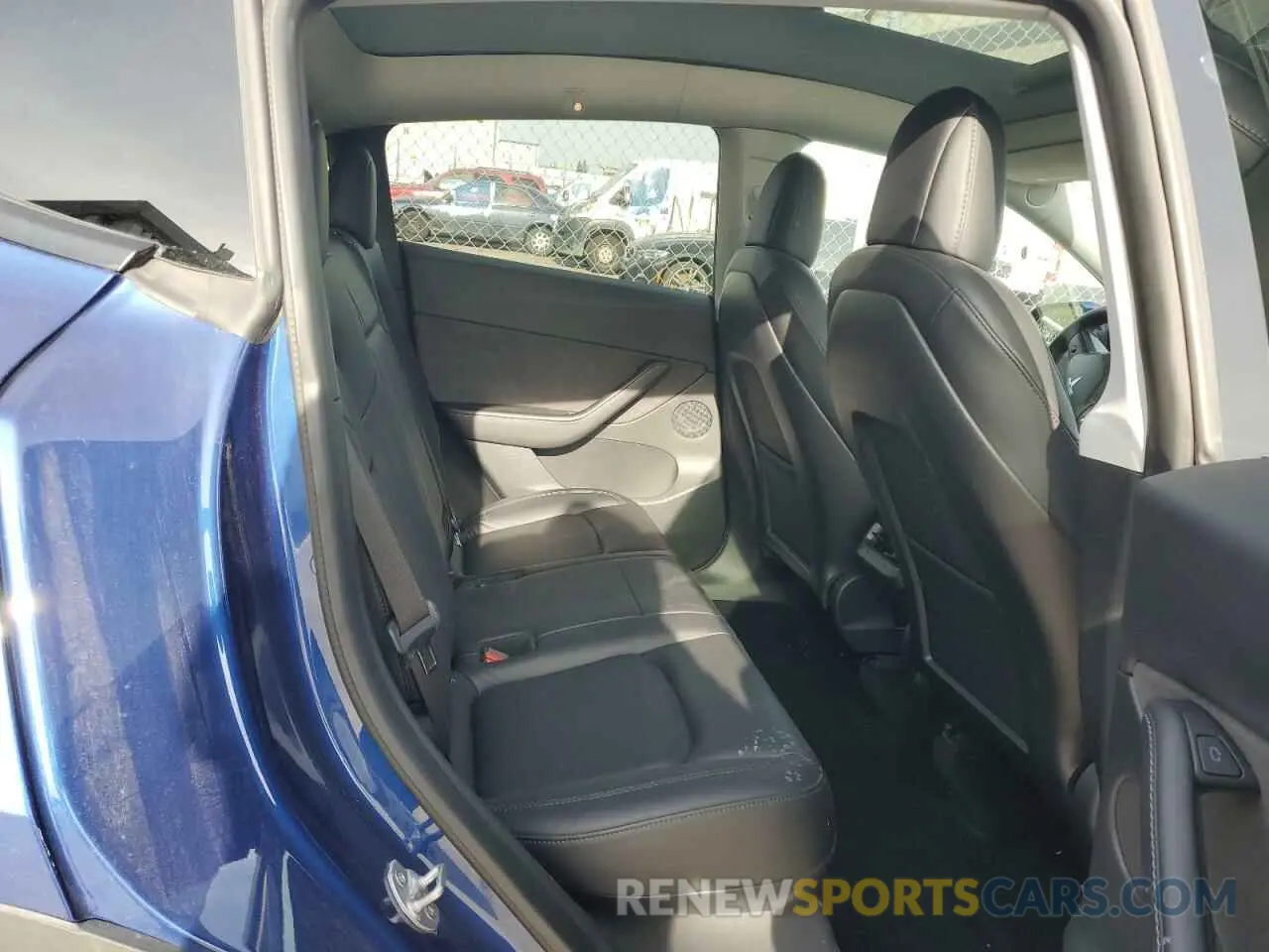 10 Photograph of a damaged car 5YJYGDEEXMF271715 TESLA MODEL Y 2021