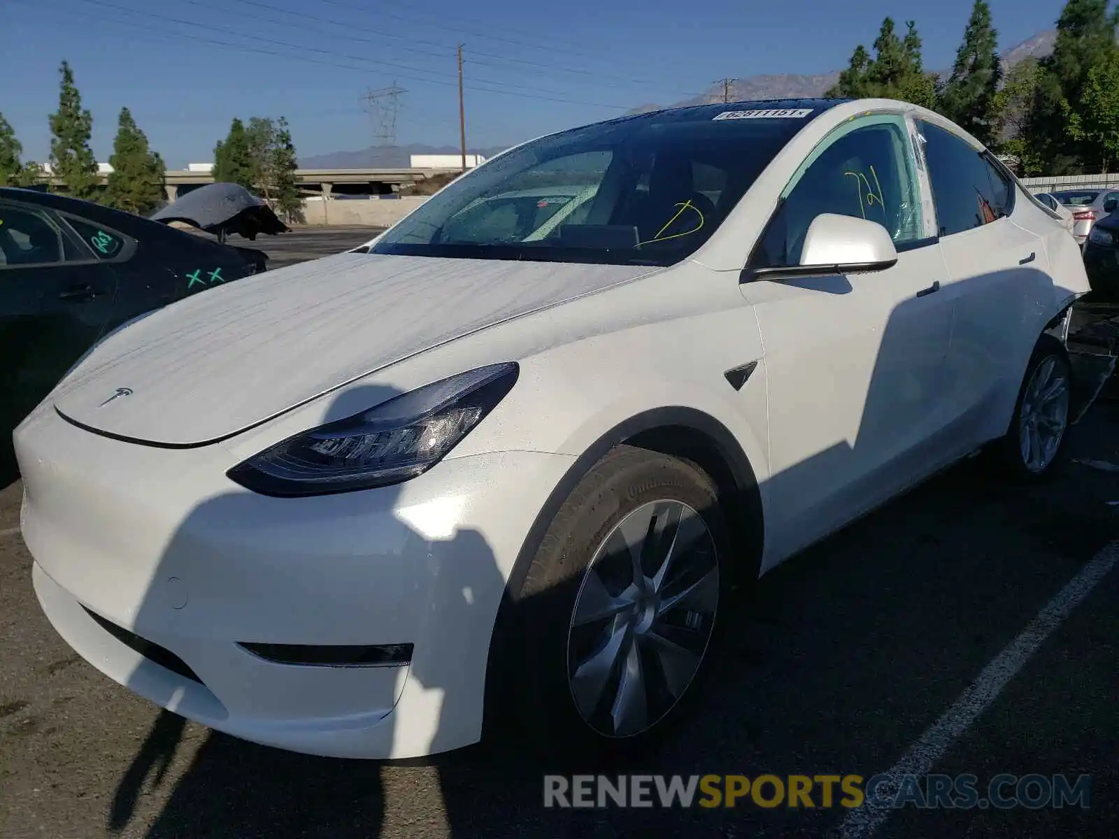 2 Photograph of a damaged car 5YJYGDEEXMF273481 TESLA MODEL Y 2021