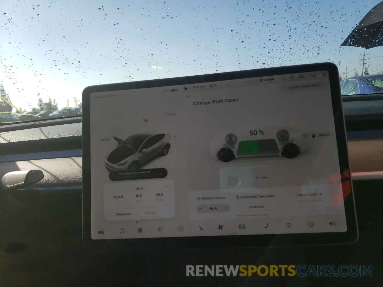 9 Photograph of a damaged car 5YJYGDEEXMF273481 TESLA MODEL Y 2021