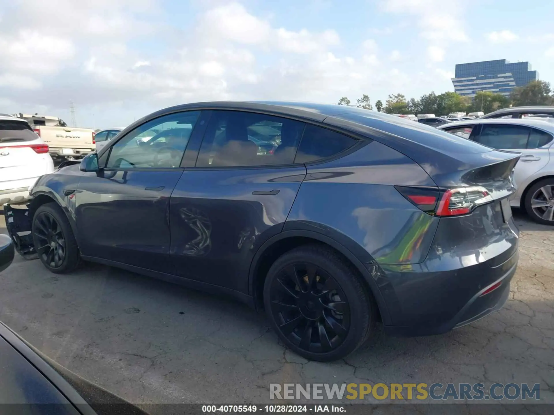 15 Photograph of a damaged car 5YJYGDEEXMF283136 TESLA MODEL Y 2021