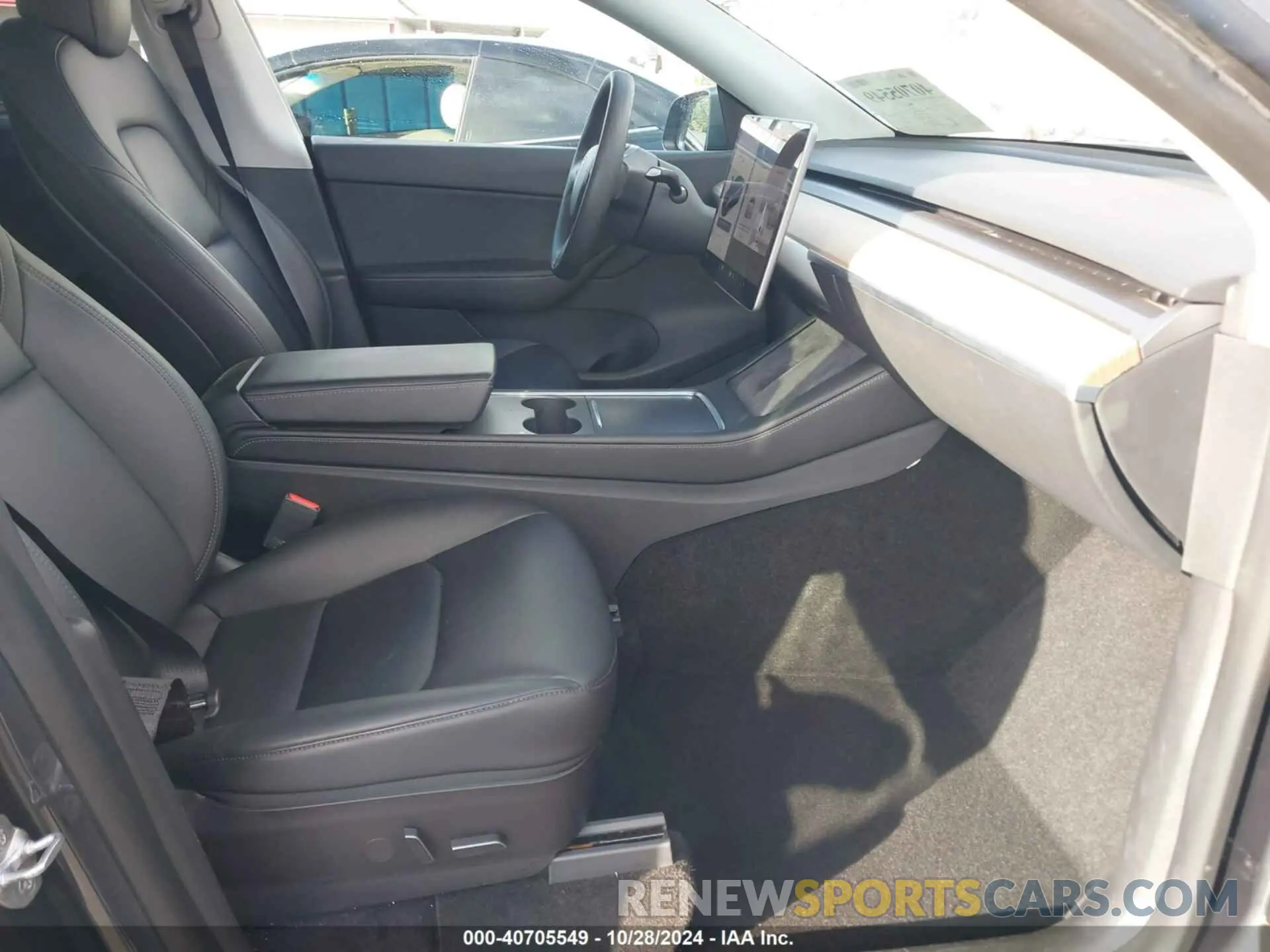 5 Photograph of a damaged car 5YJYGDEEXMF283136 TESLA MODEL Y 2021