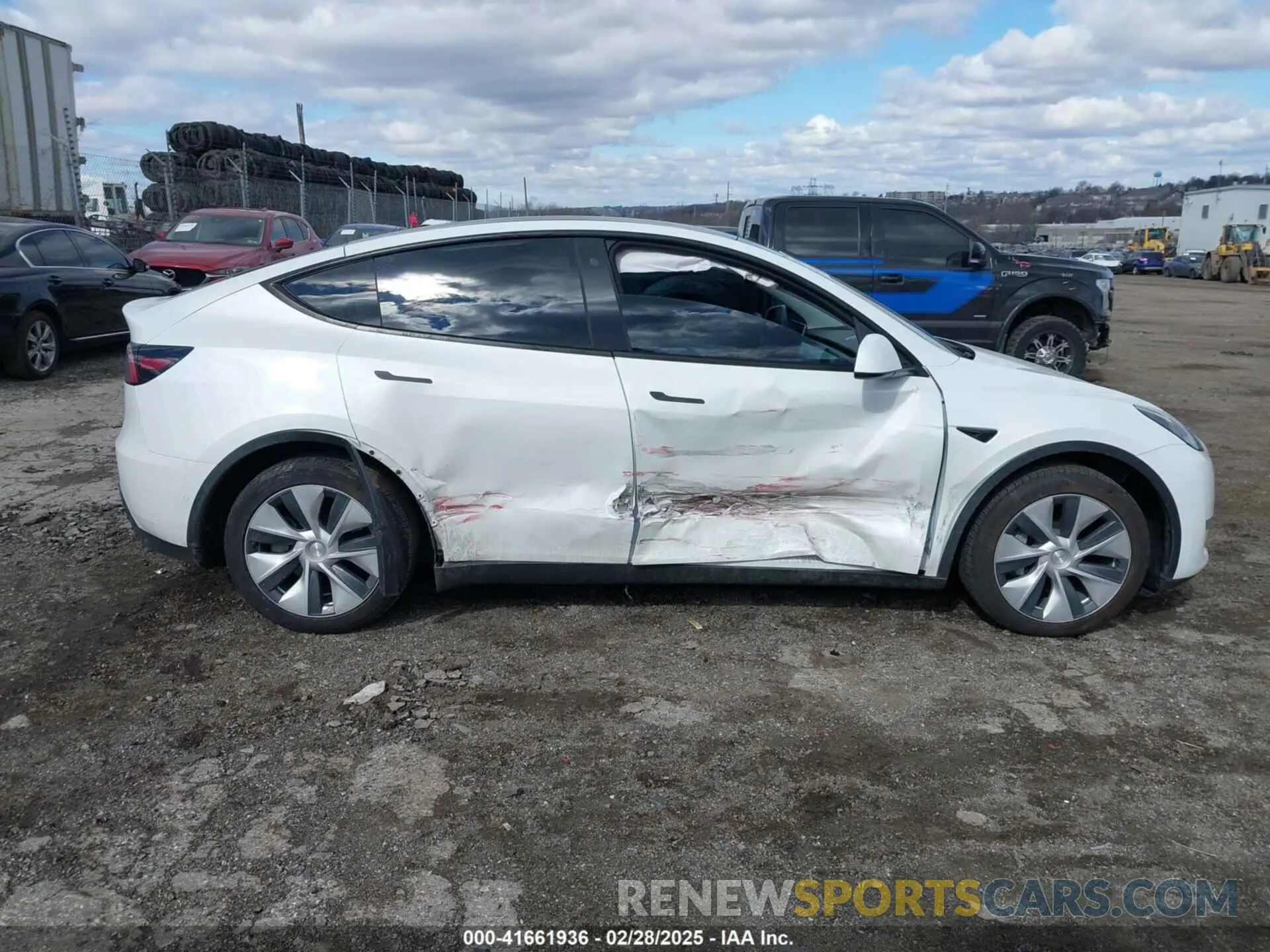 12 Photograph of a damaged car 5YJYGDEEXMF283914 TESLA MODEL Y 2021