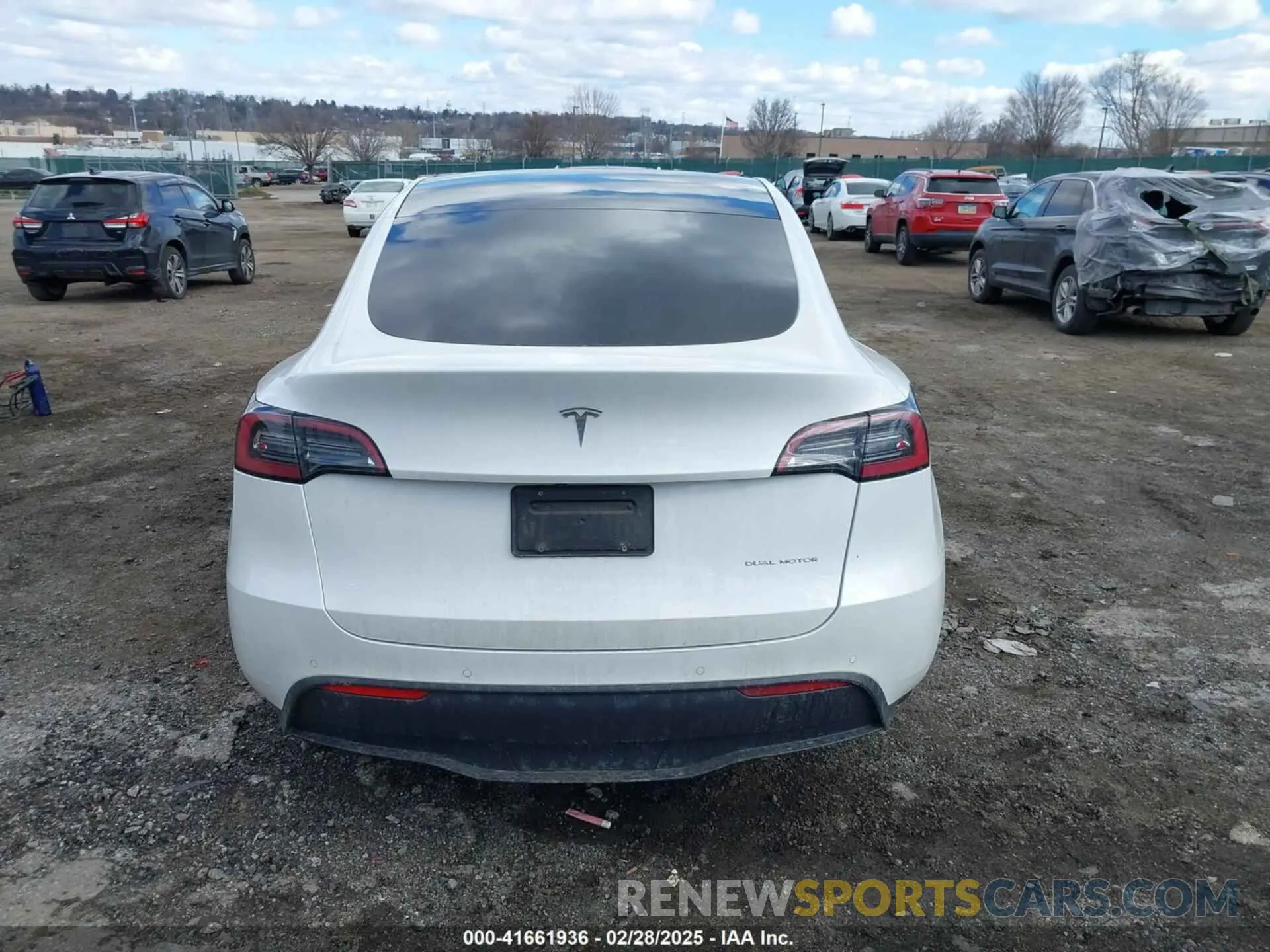 15 Photograph of a damaged car 5YJYGDEEXMF283914 TESLA MODEL Y 2021
