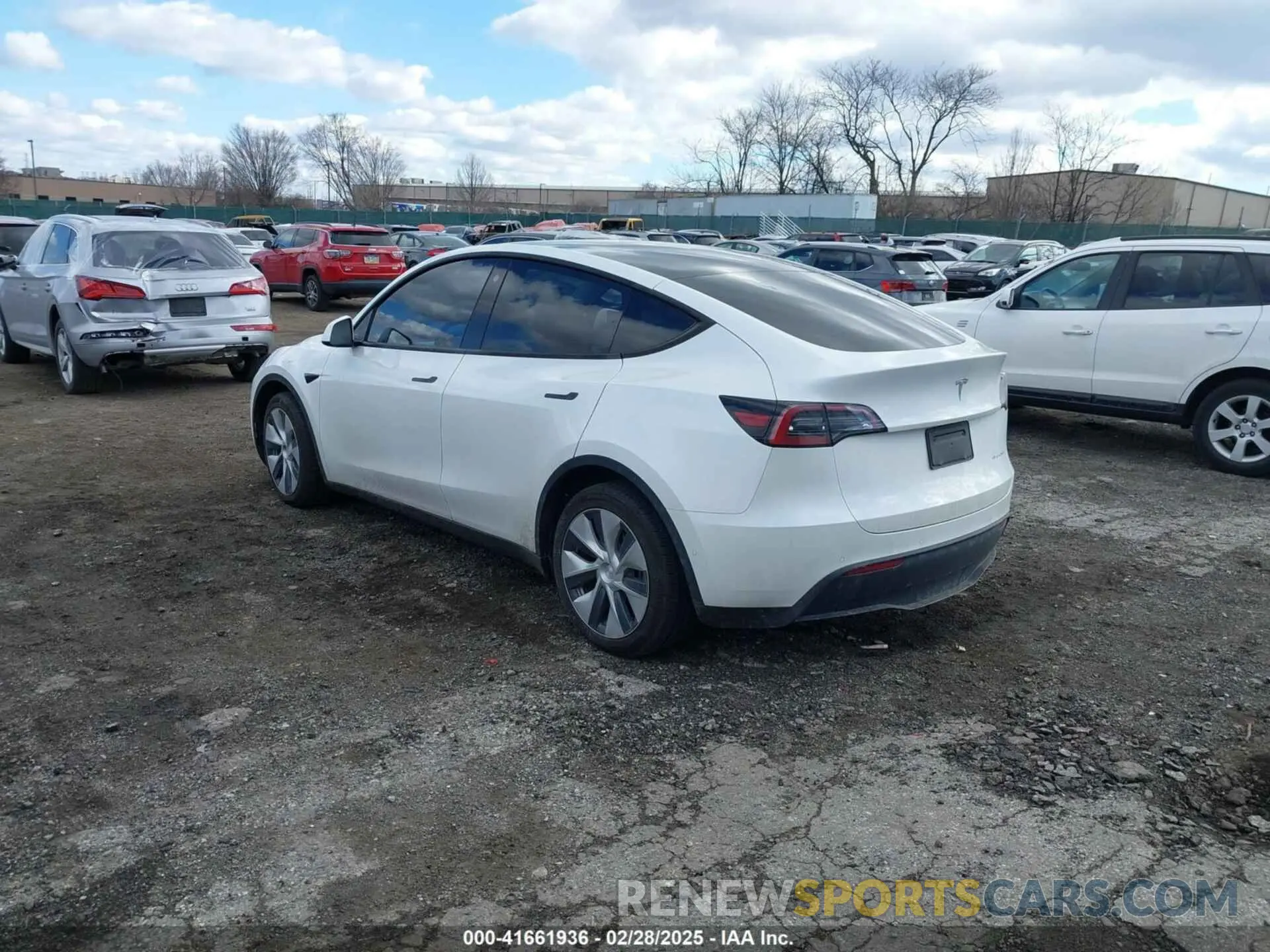 3 Photograph of a damaged car 5YJYGDEEXMF283914 TESLA MODEL Y 2021