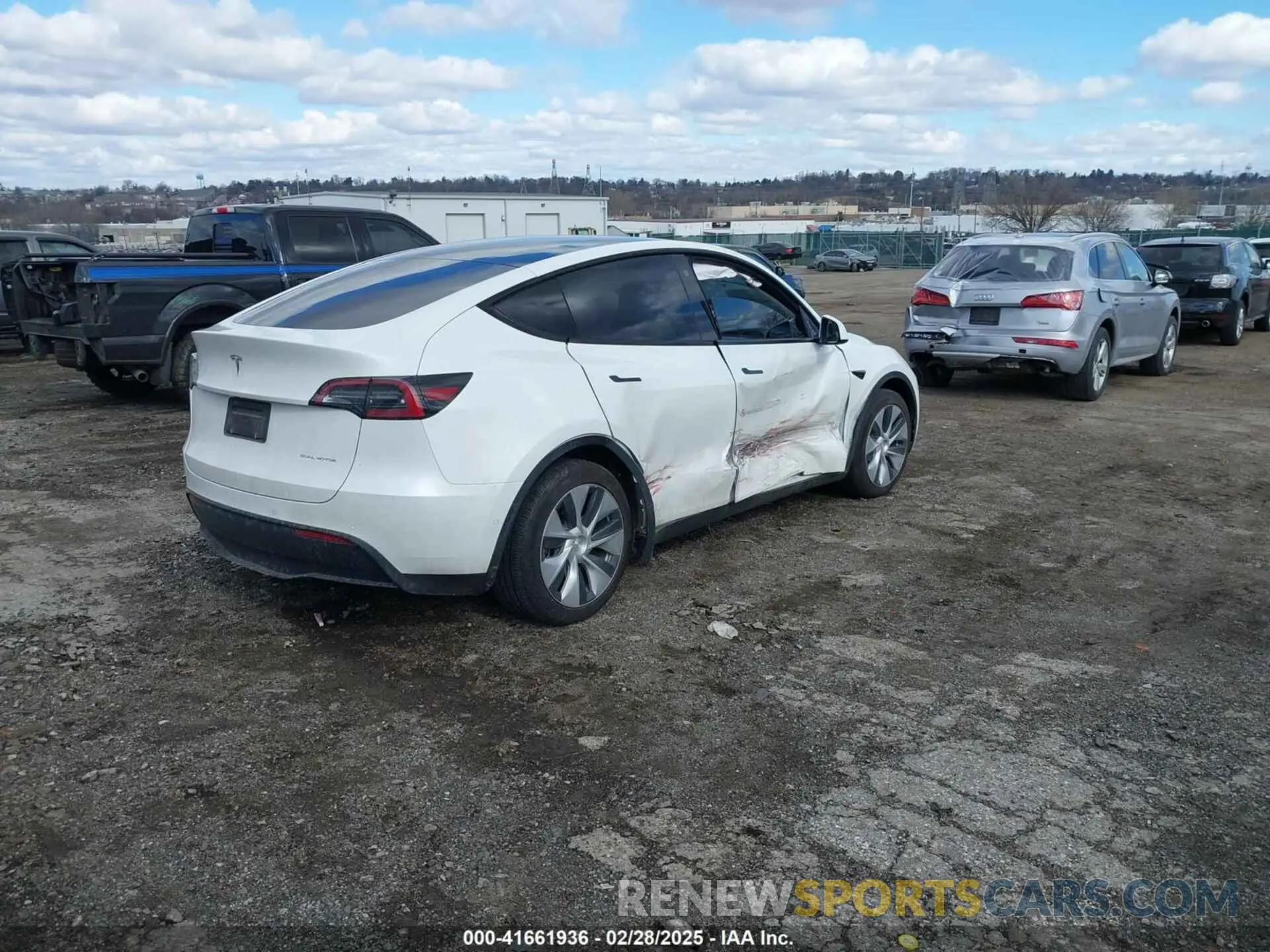 4 Photograph of a damaged car 5YJYGDEEXMF283914 TESLA MODEL Y 2021
