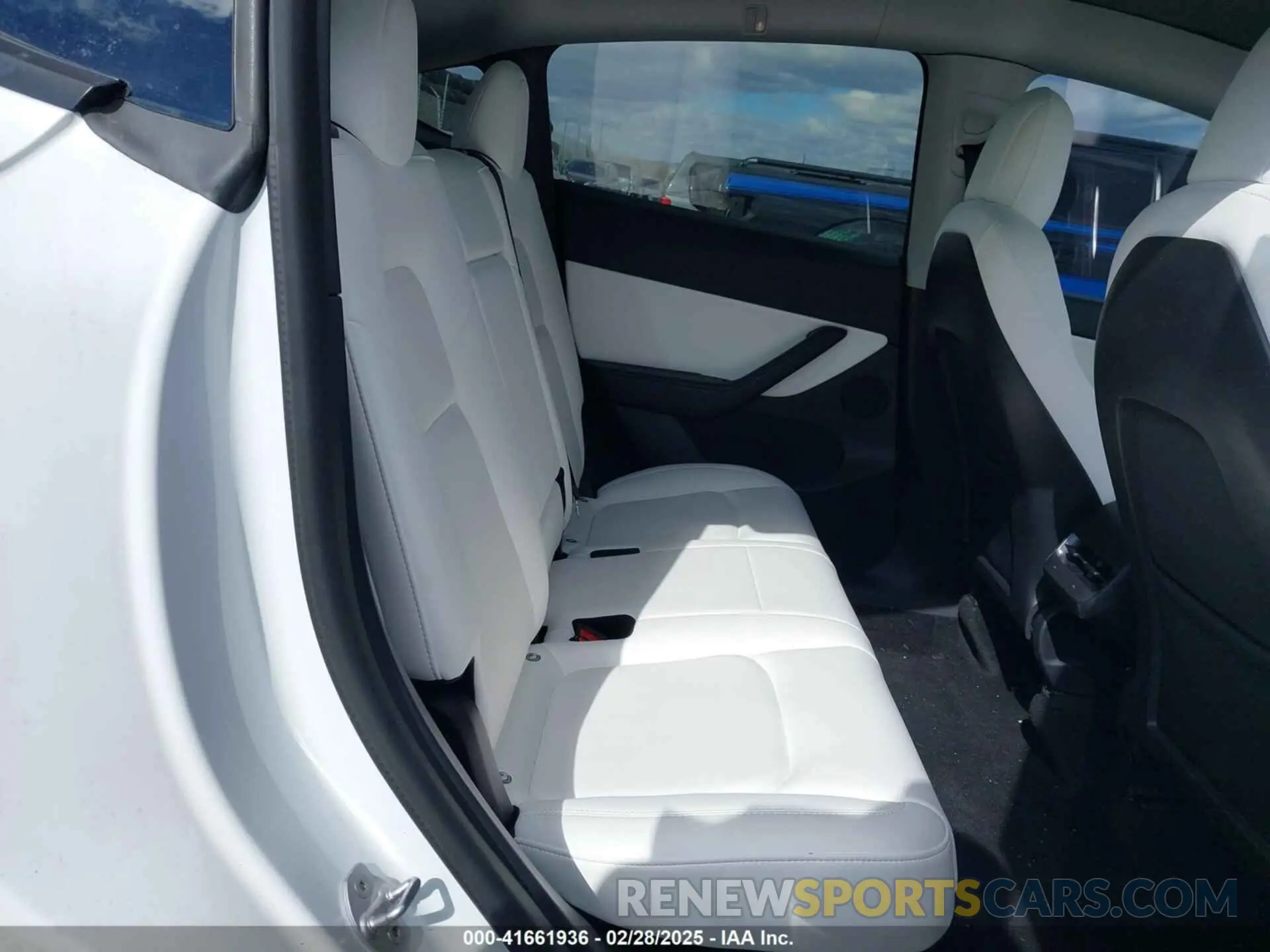 8 Photograph of a damaged car 5YJYGDEEXMF283914 TESLA MODEL Y 2021
