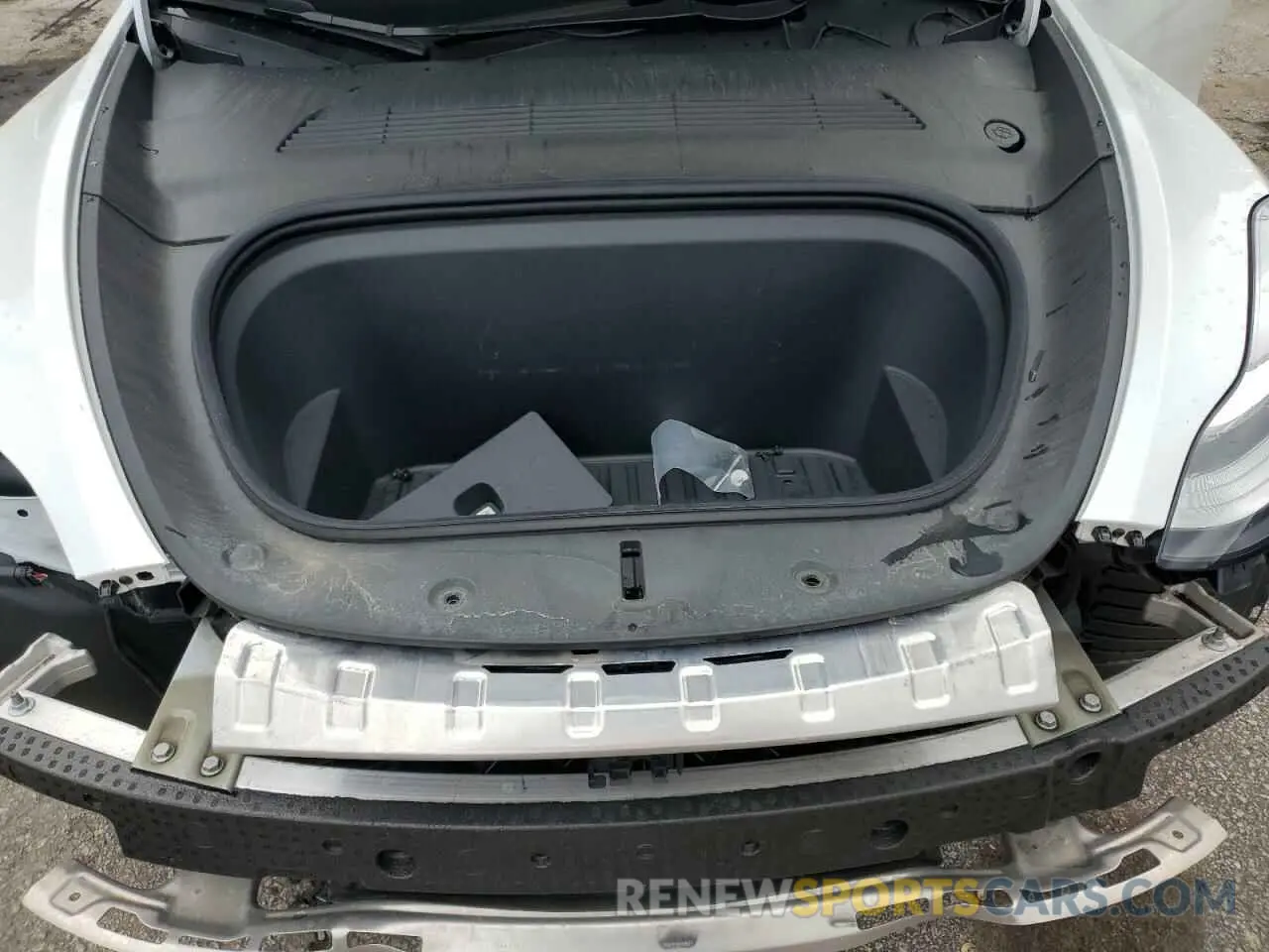 11 Photograph of a damaged car 5YJYGDEEXMF293455 TESLA MODEL Y 2021