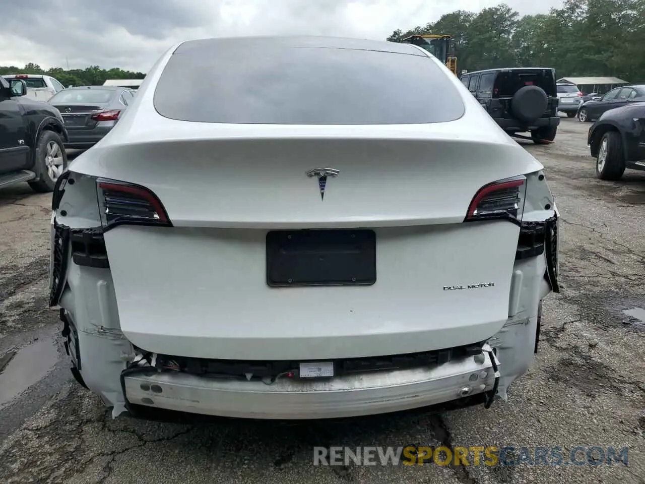 6 Photograph of a damaged car 5YJYGDEEXMF293455 TESLA MODEL Y 2021