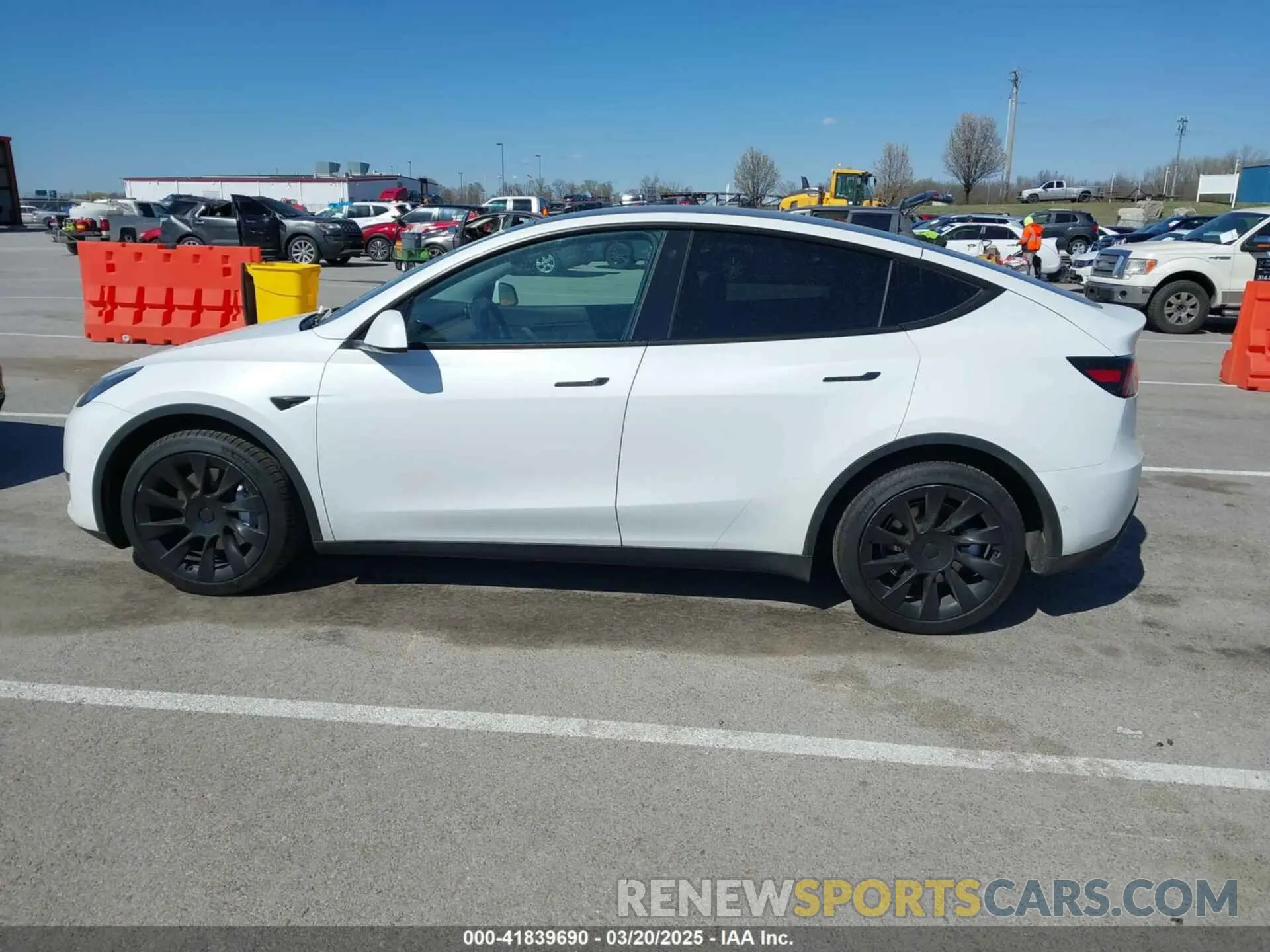 15 Photograph of a damaged car 5YJYGDEEXMF304096 TESLA MODEL Y 2021