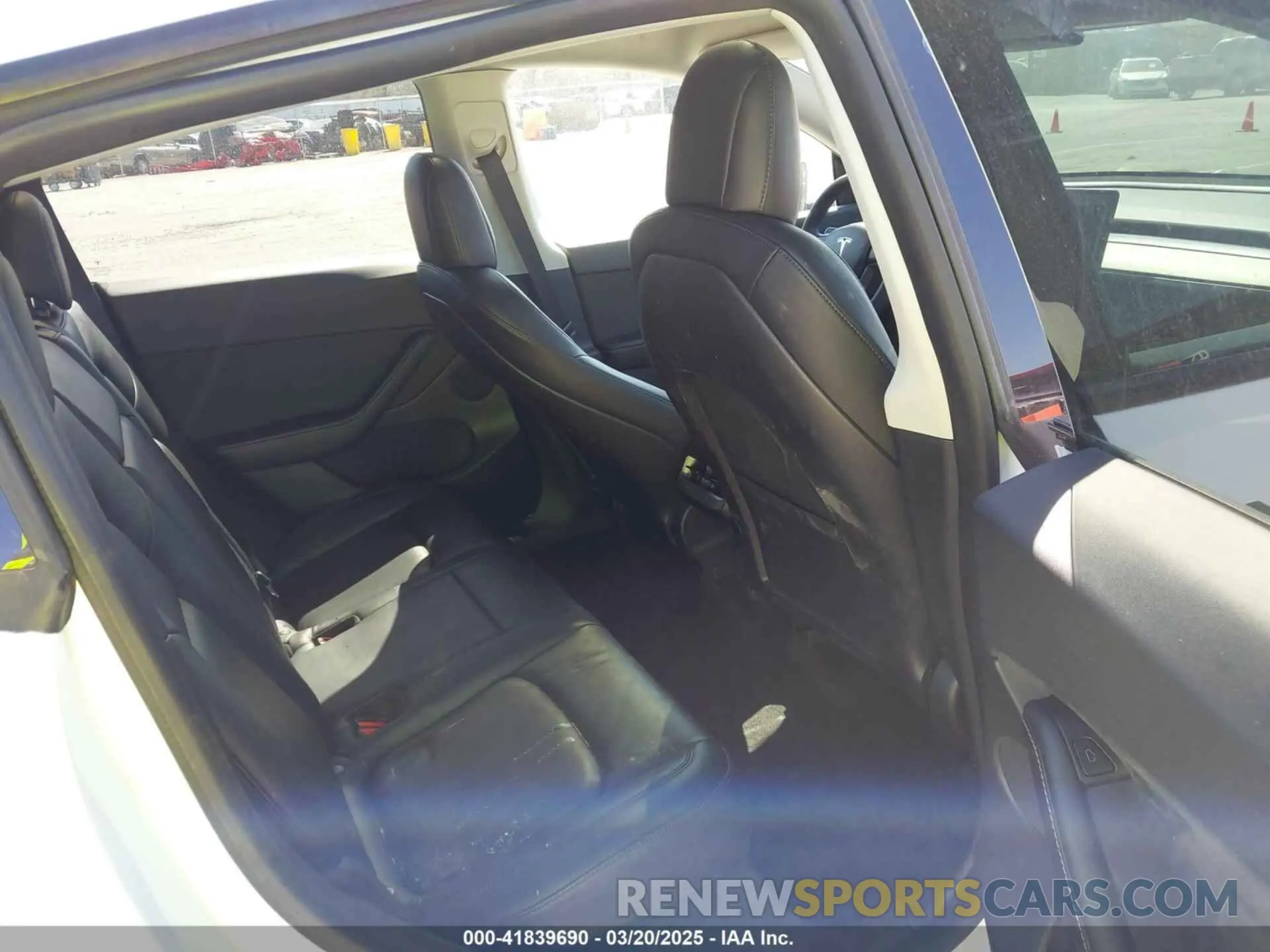 8 Photograph of a damaged car 5YJYGDEEXMF304096 TESLA MODEL Y 2021
