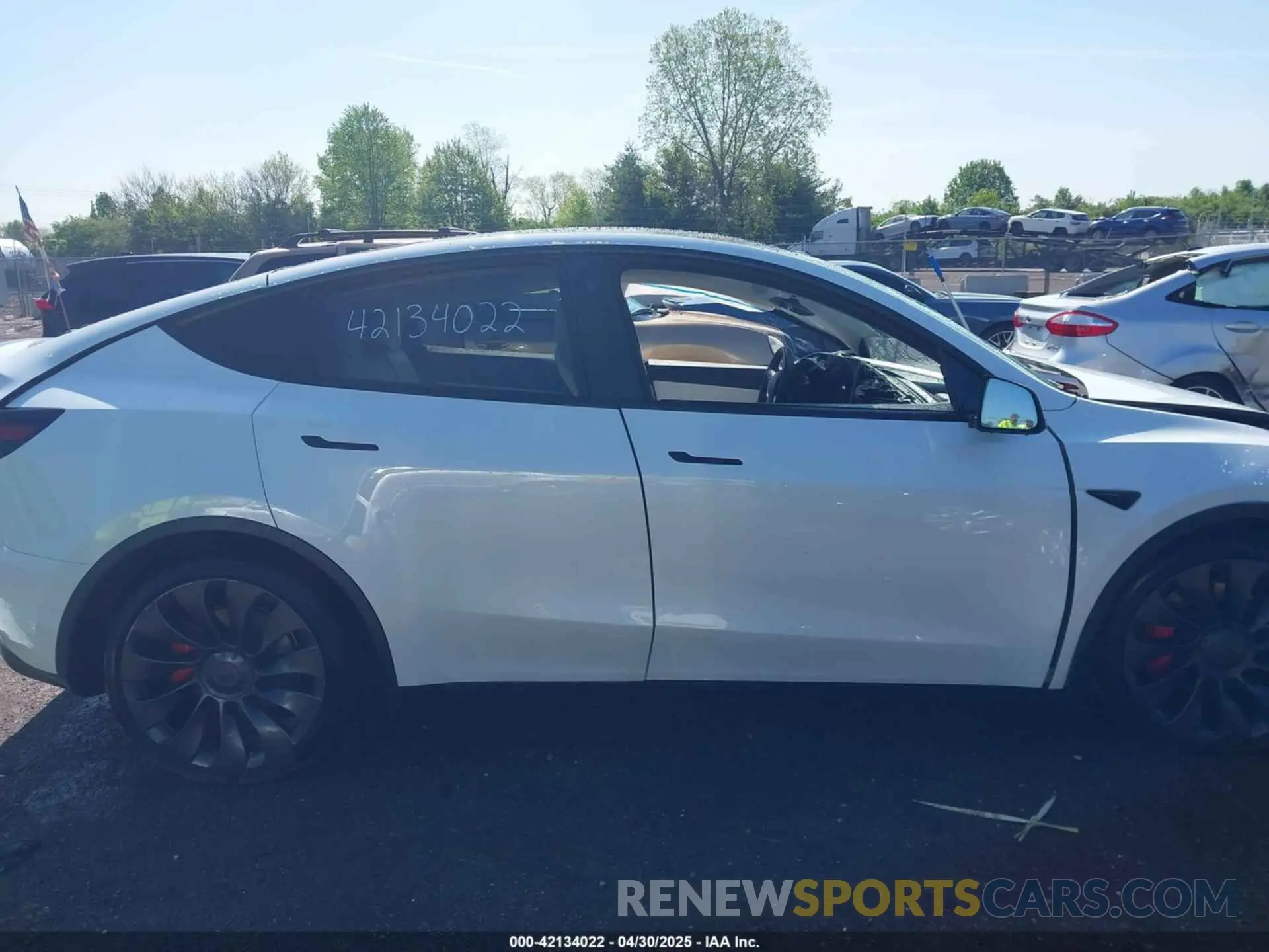 14 Photograph of a damaged car 5YJYGDEF0MF076263 TESLA MODEL Y 2021