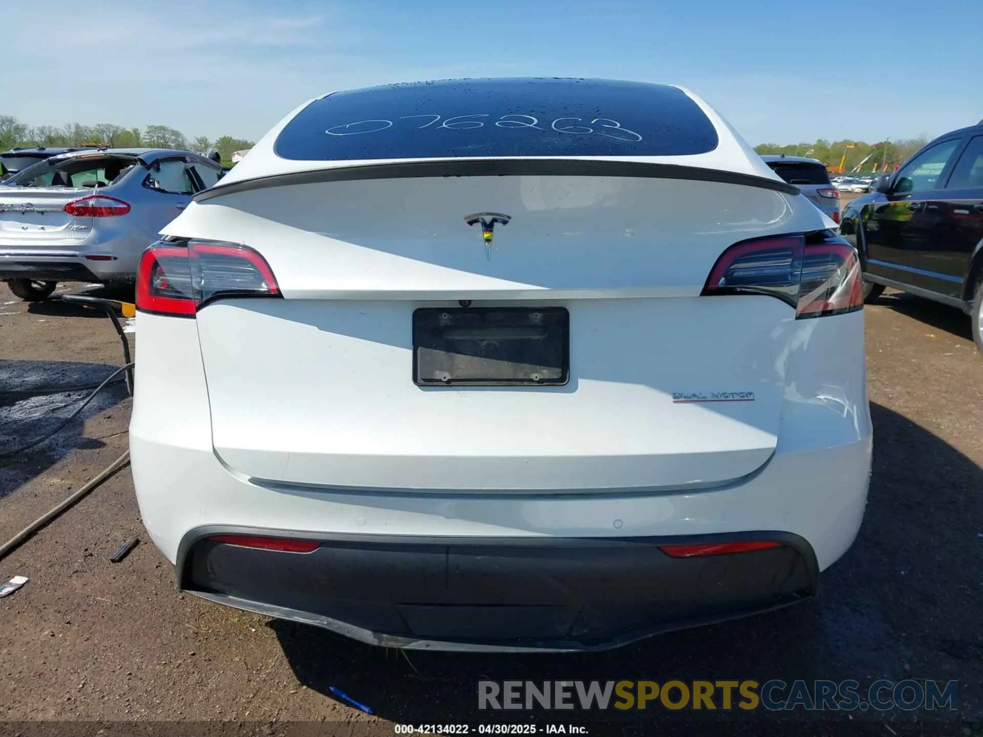 17 Photograph of a damaged car 5YJYGDEF0MF076263 TESLA MODEL Y 2021