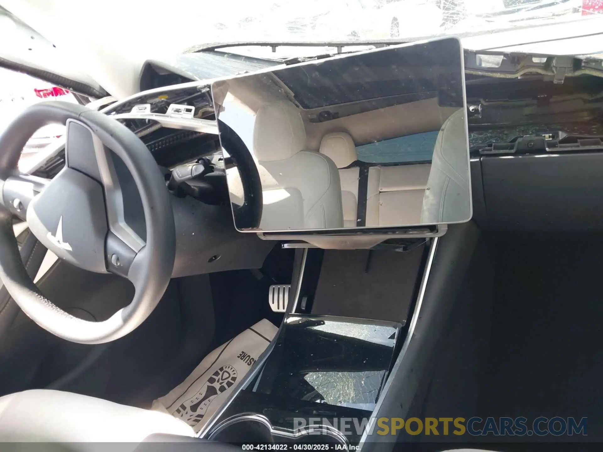 18 Photograph of a damaged car 5YJYGDEF0MF076263 TESLA MODEL Y 2021
