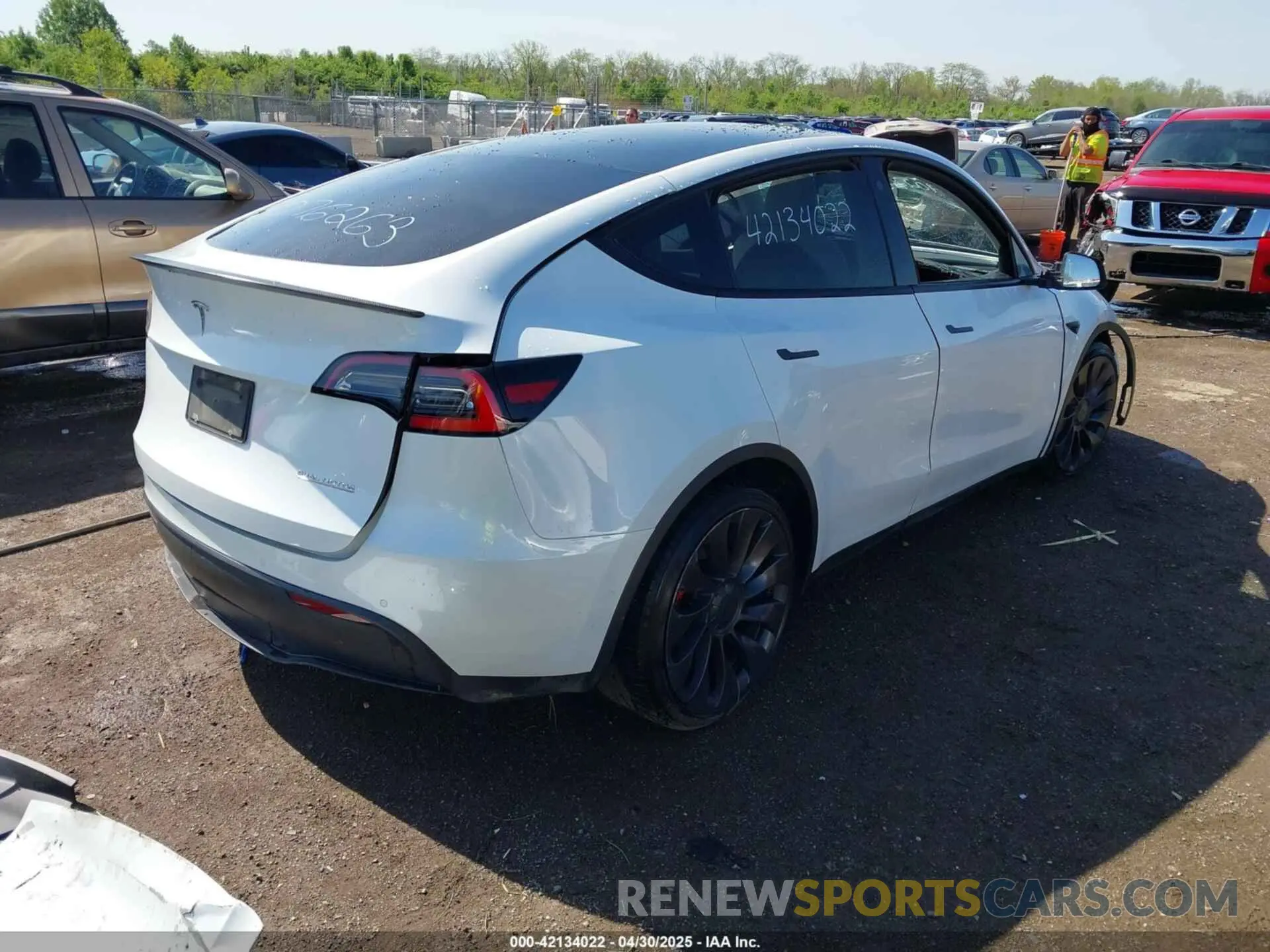 4 Photograph of a damaged car 5YJYGDEF0MF076263 TESLA MODEL Y 2021