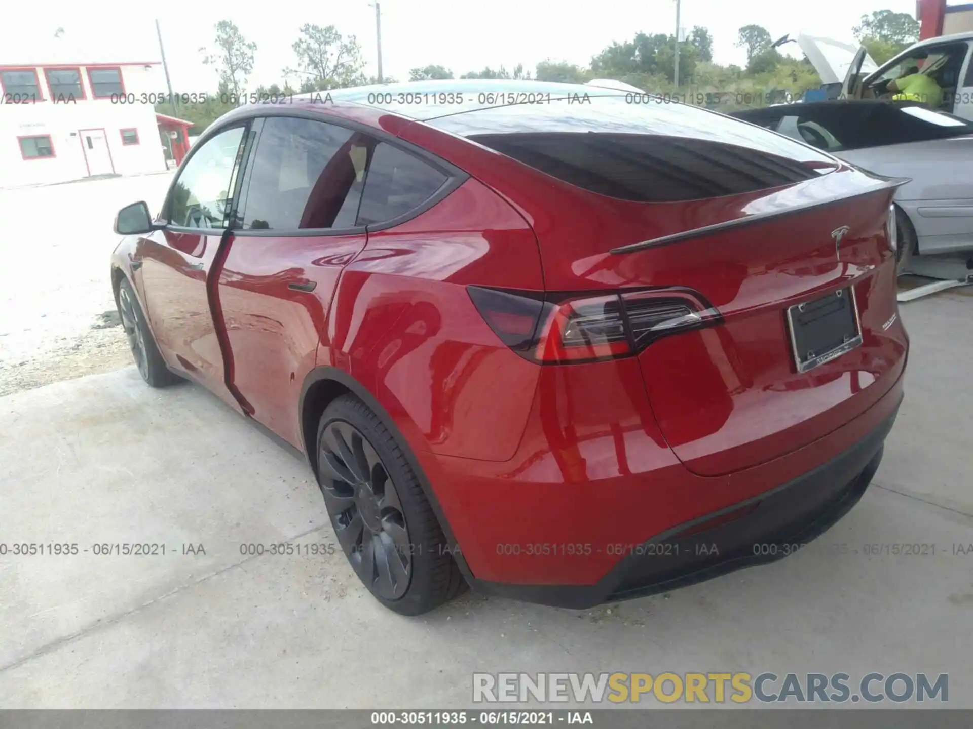 3 Photograph of a damaged car 5YJYGDEF0MF081477 TESLA MODEL Y 2021