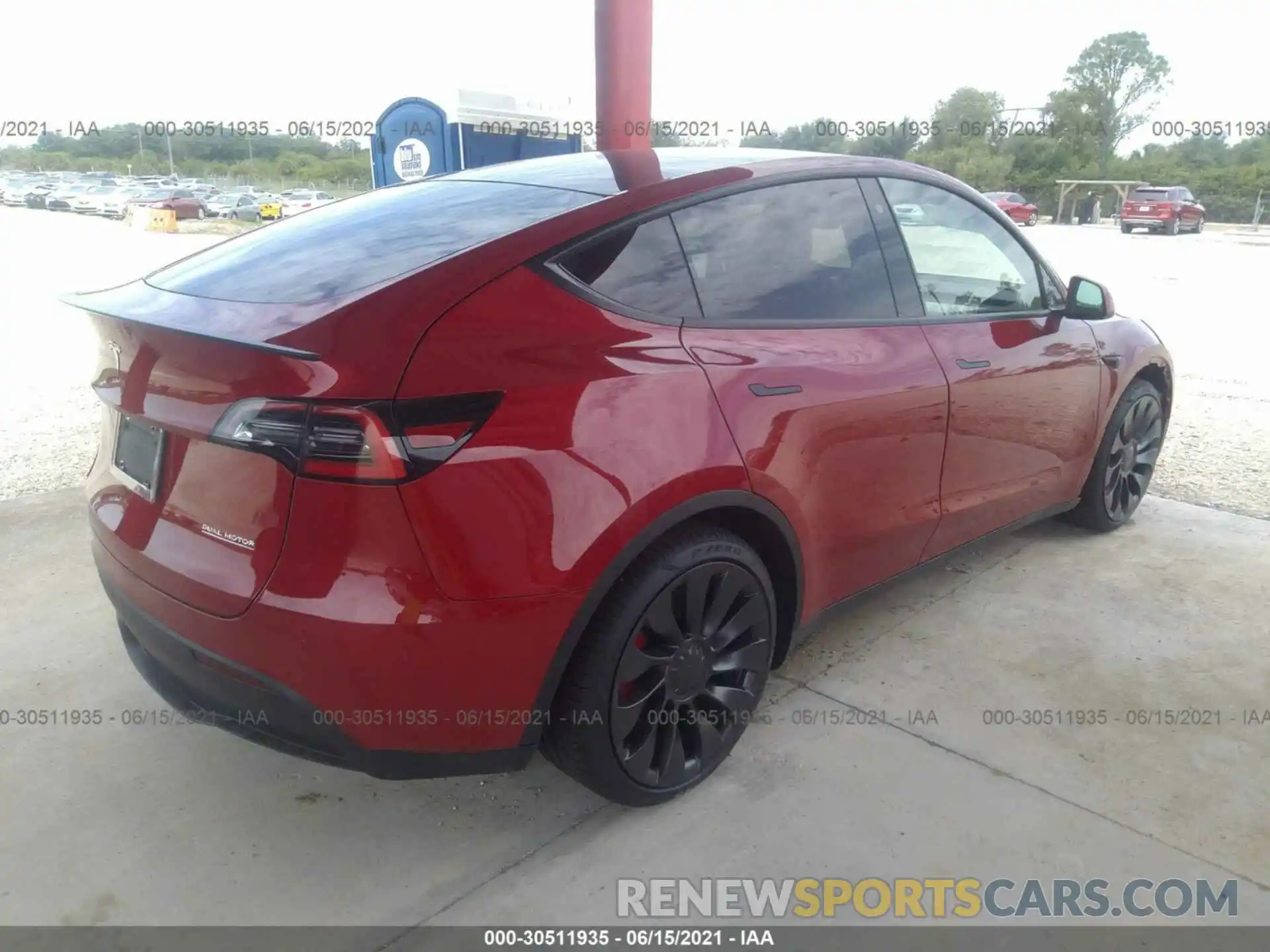 4 Photograph of a damaged car 5YJYGDEF0MF081477 TESLA MODEL Y 2021