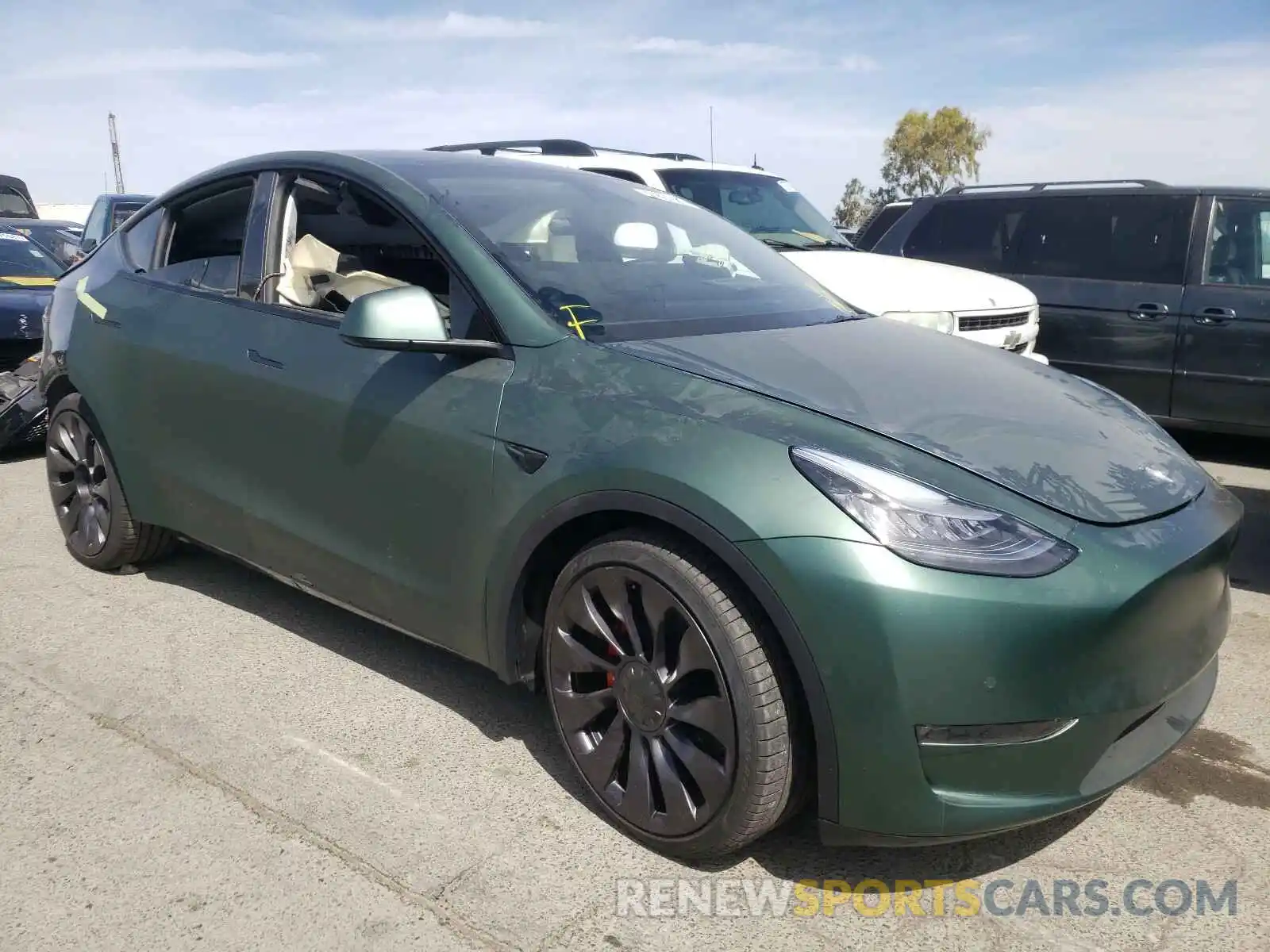 1 Photograph of a damaged car 5YJYGDEF0MF098814 TESLA MODEL Y 2021