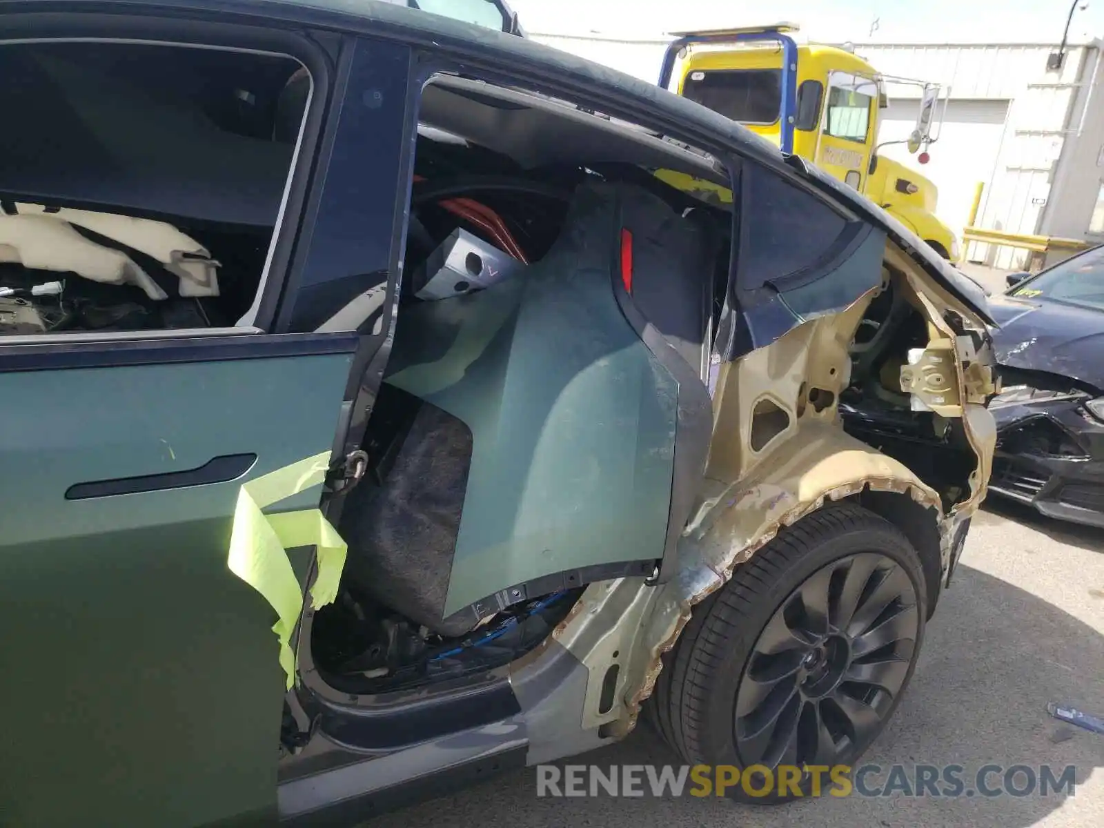 9 Photograph of a damaged car 5YJYGDEF0MF098814 TESLA MODEL Y 2021