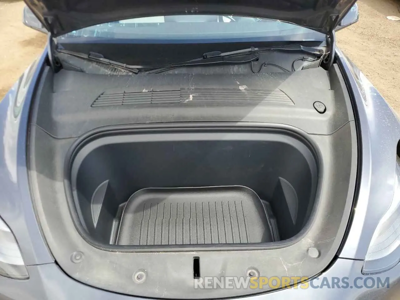 11 Photograph of a damaged car 5YJYGDEF0MF137692 TESLA MODEL Y 2021