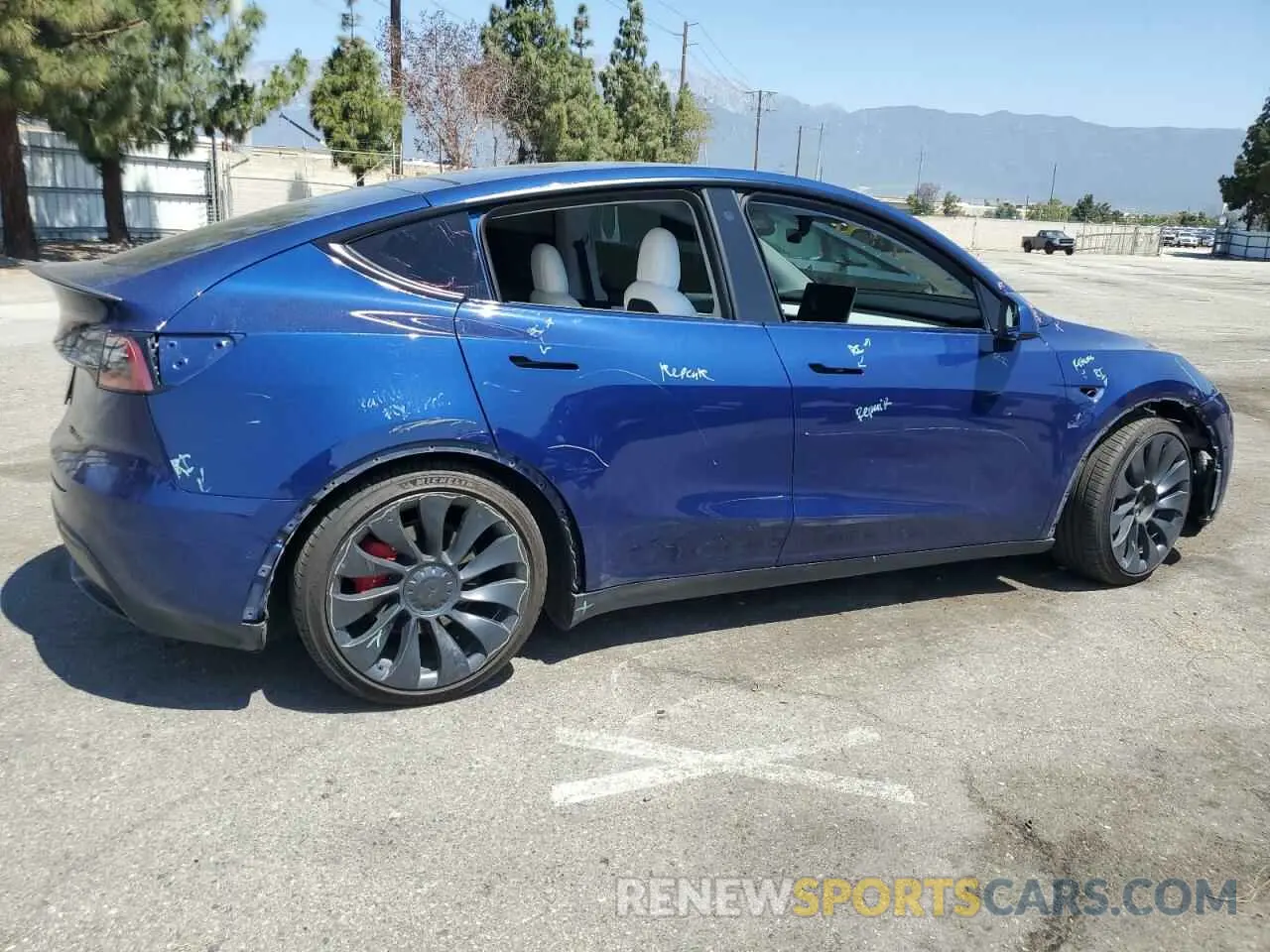 3 Photograph of a damaged car 5YJYGDEF0MF157795 TESLA MODEL Y 2021