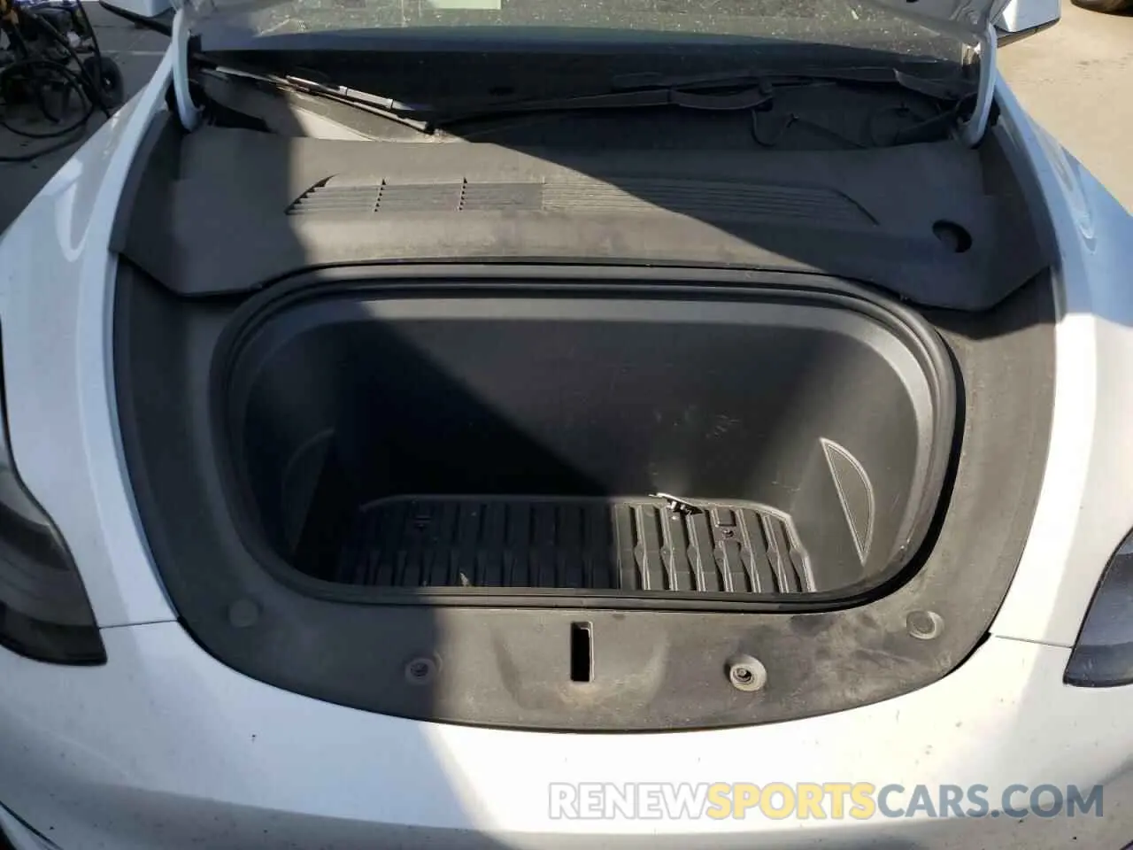 12 Photograph of a damaged car 5YJYGDEF0MF196970 TESLA MODEL Y 2021
