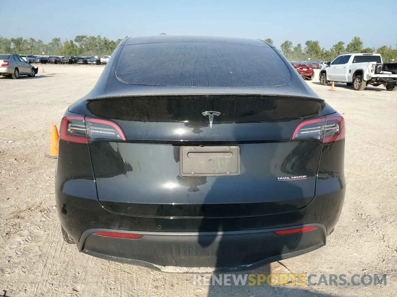 6 Photograph of a damaged car 5YJYGDEF0MF239915 TESLA MODEL Y 2021
