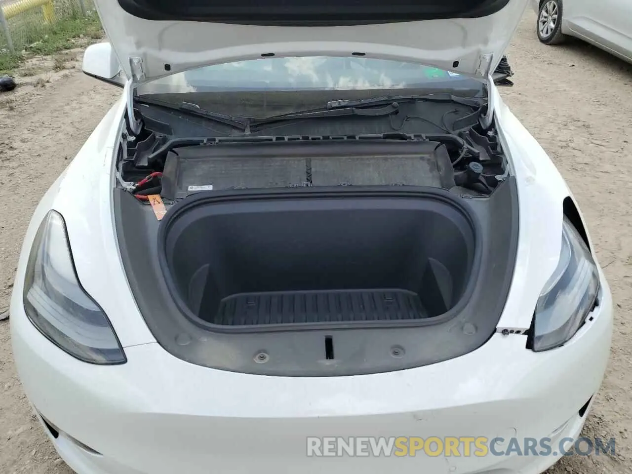 11 Photograph of a damaged car 5YJYGDEF0MF239929 TESLA MODEL Y 2021