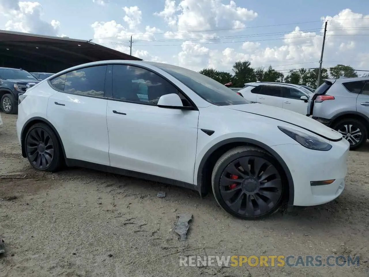 4 Photograph of a damaged car 5YJYGDEF0MF239929 TESLA MODEL Y 2021