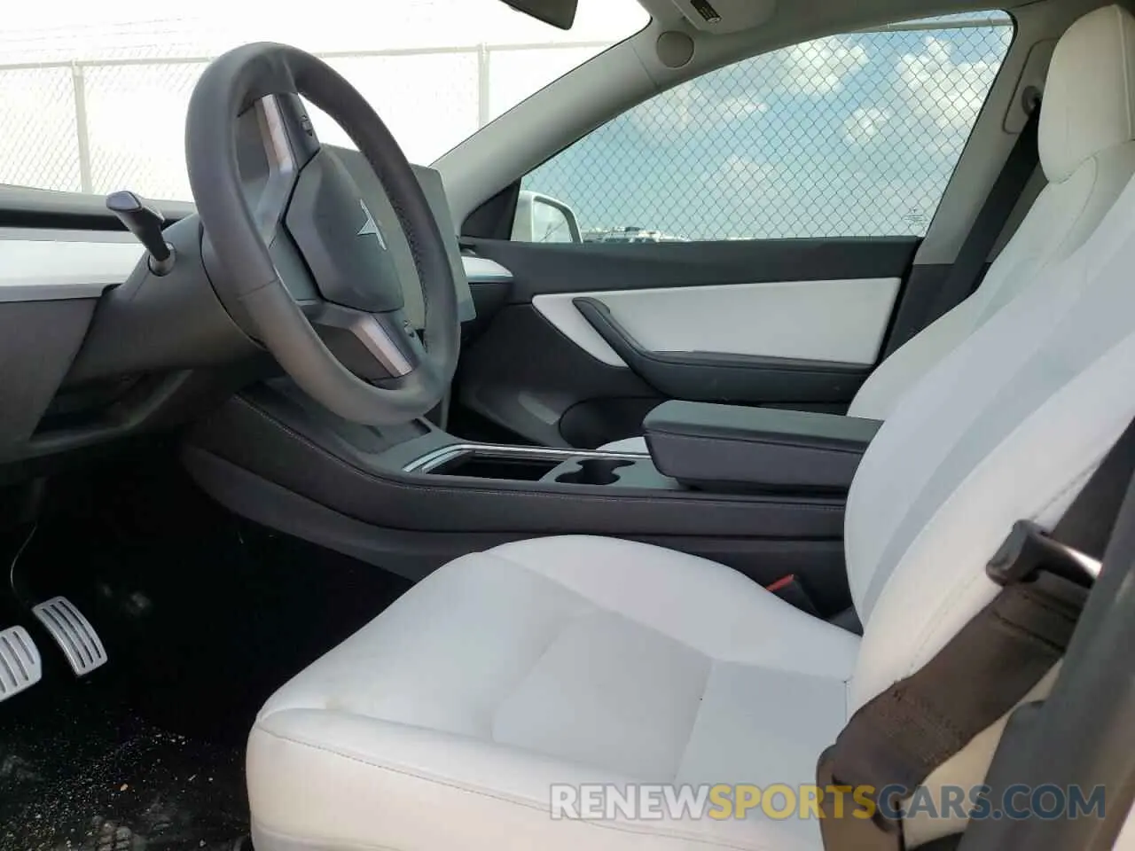 7 Photograph of a damaged car 5YJYGDEF0MF239929 TESLA MODEL Y 2021