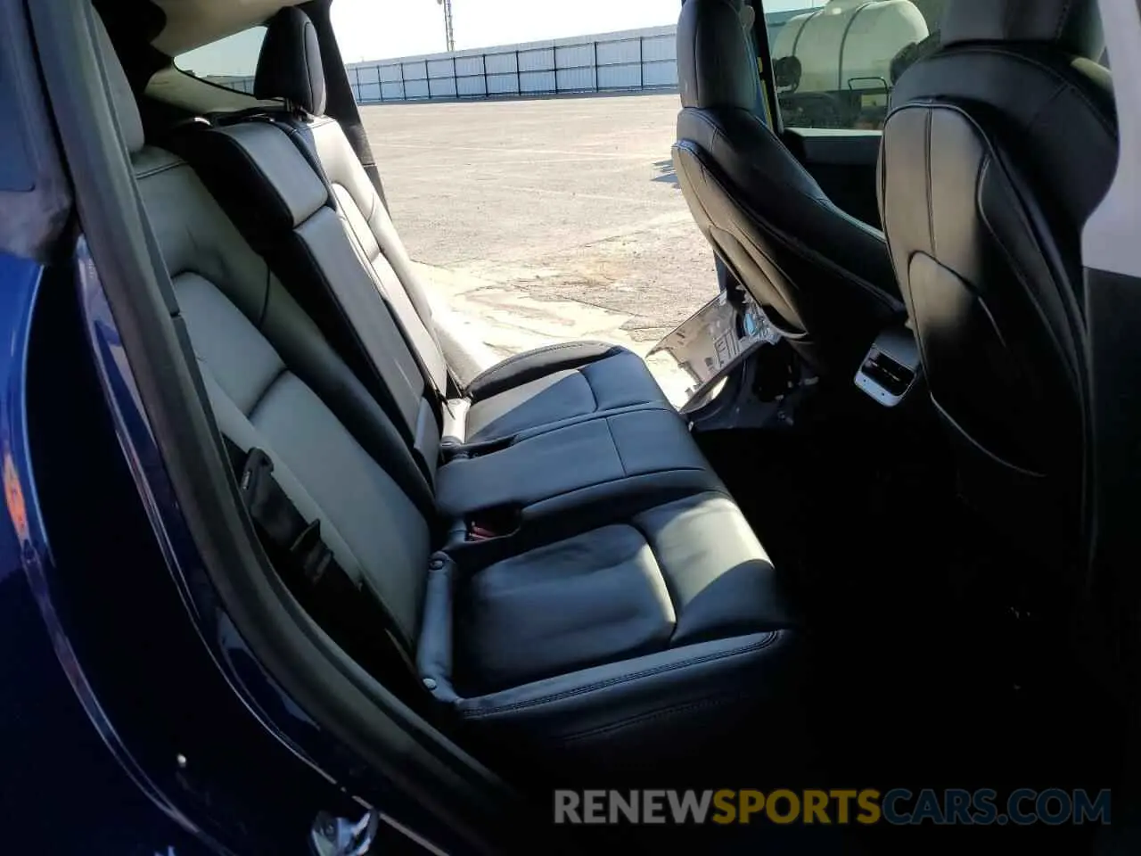12 Photograph of a damaged car 5YJYGDEF0MF262336 TESLA MODEL Y 2021