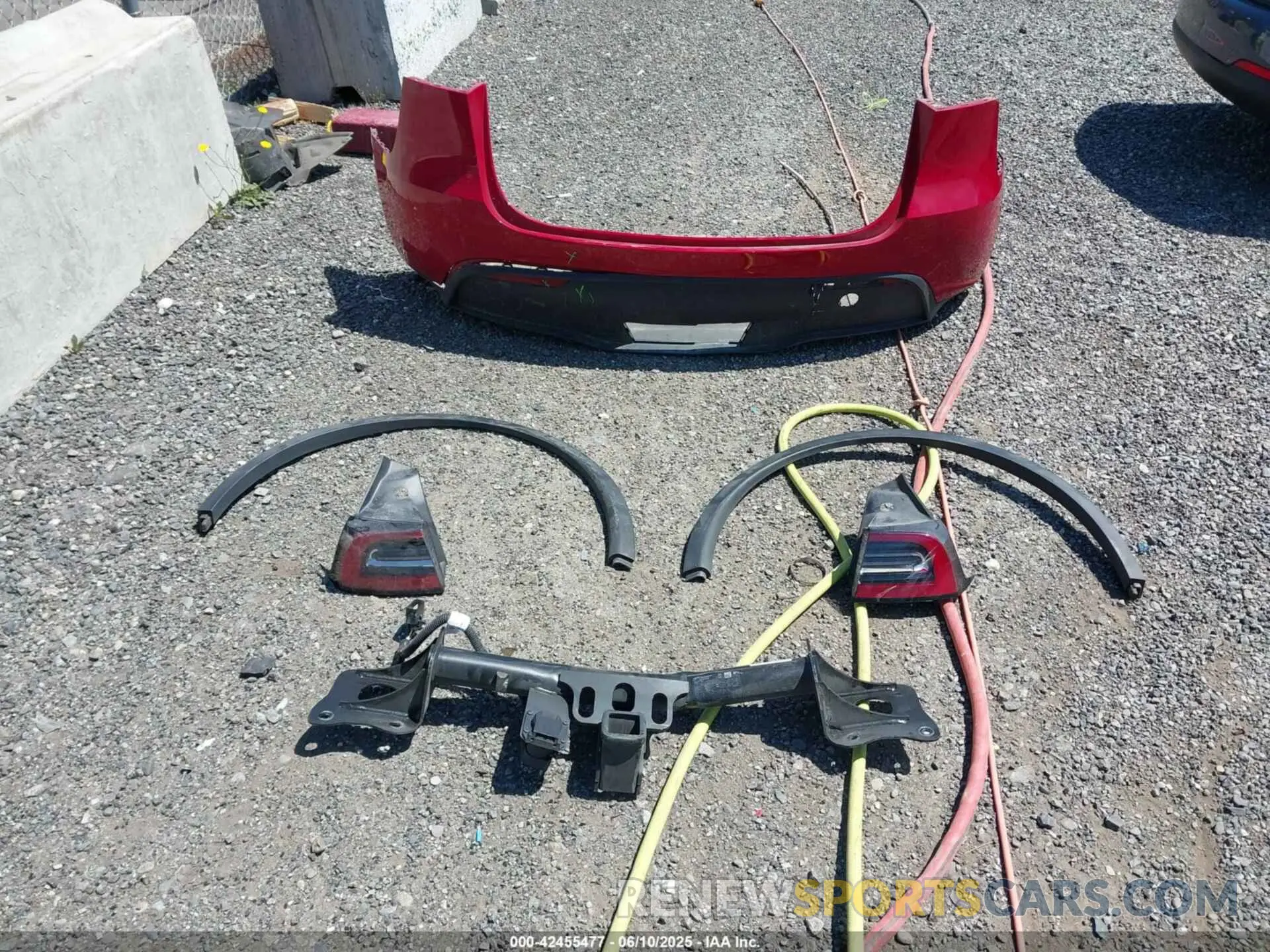 12 Photograph of a damaged car 5YJYGDEF0MF268010 TESLA MODEL Y 2021