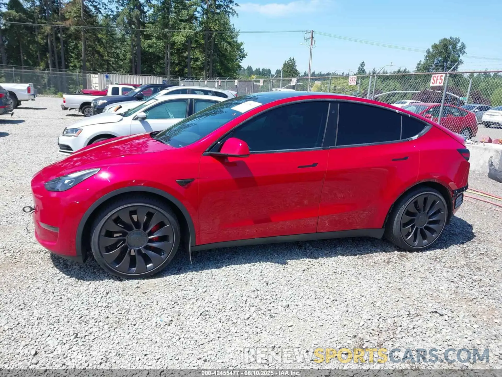 15 Photograph of a damaged car 5YJYGDEF0MF268010 TESLA MODEL Y 2021