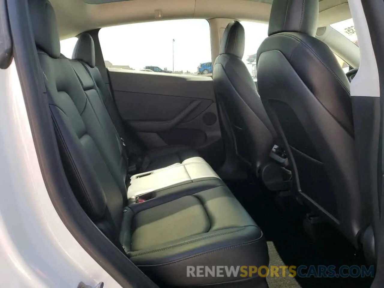 10 Photograph of a damaged car 5YJYGDEF0MF277709 TESLA MODEL Y 2021