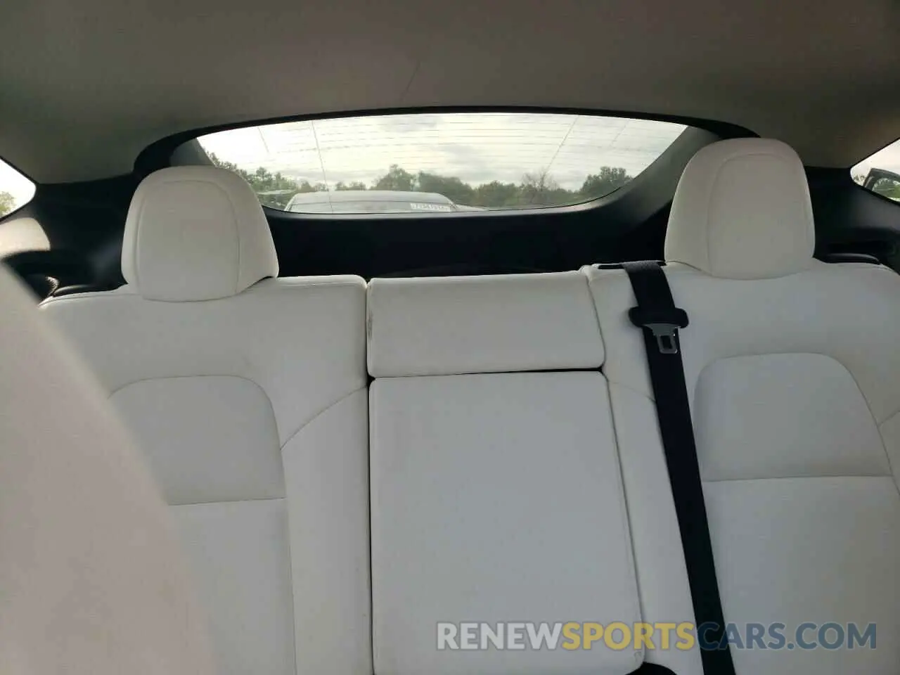 10 Photograph of a damaged car 5YJYGDEF1MF072108 TESLA MODEL Y 2021