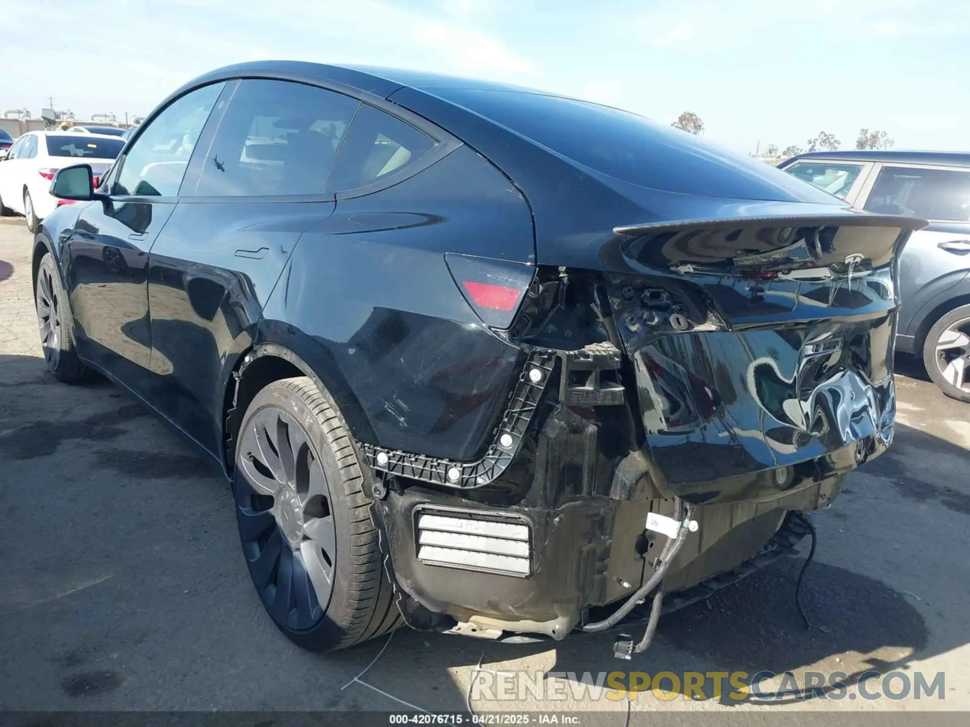 3 Photograph of a damaged car 5YJYGDEF1MF092889 TESLA MODEL Y 2021