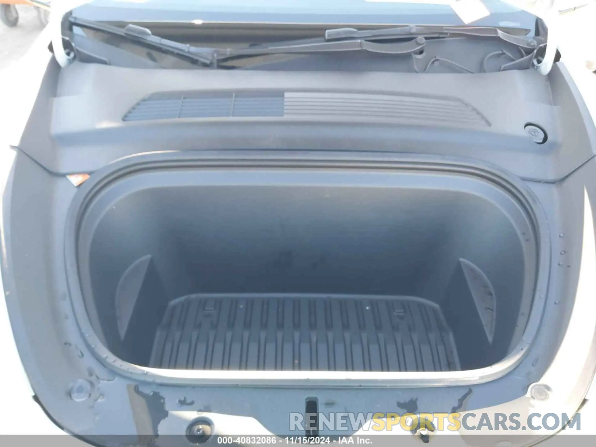 10 Photograph of a damaged car 5YJYGDEF1MF189462 TESLA MODEL Y 2021