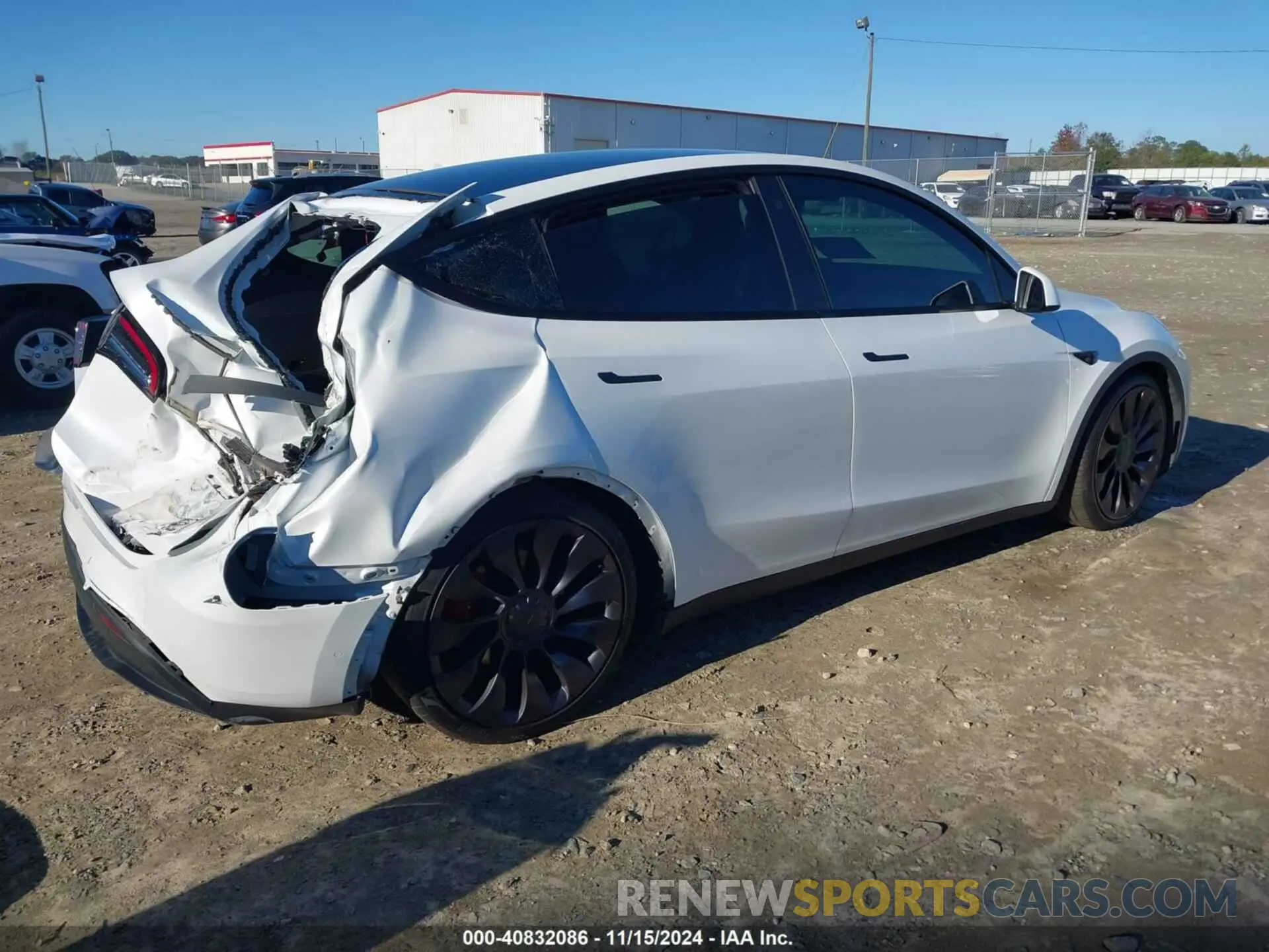 4 Photograph of a damaged car 5YJYGDEF1MF189462 TESLA MODEL Y 2021