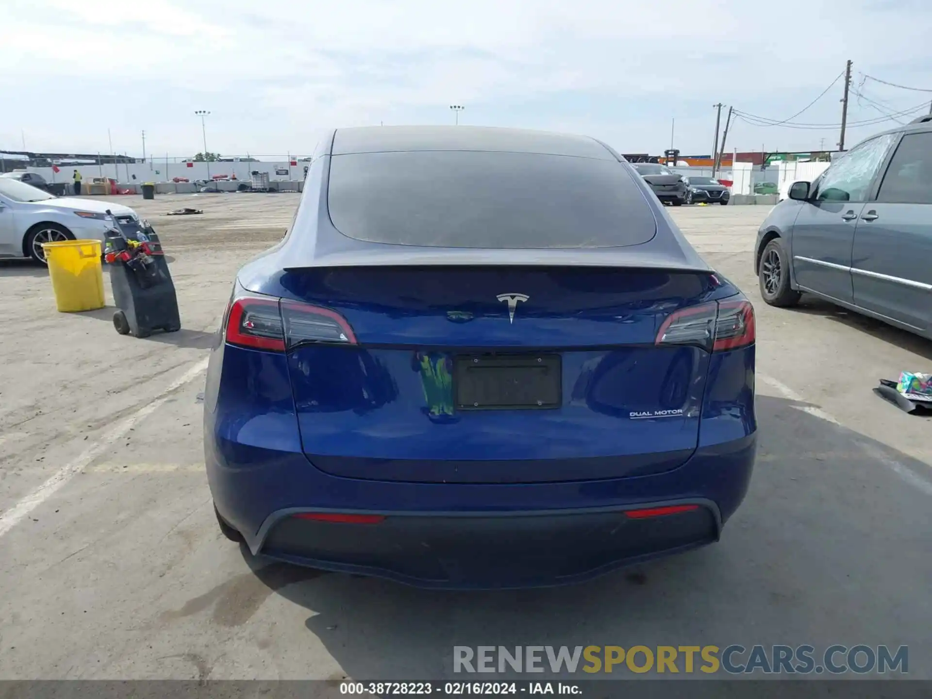 16 Photograph of a damaged car 5YJYGDEF1MF194709 TESLA MODEL Y 2021