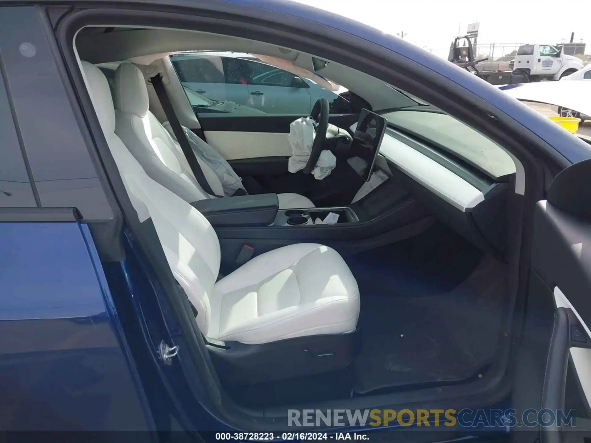 5 Photograph of a damaged car 5YJYGDEF1MF194709 TESLA MODEL Y 2021