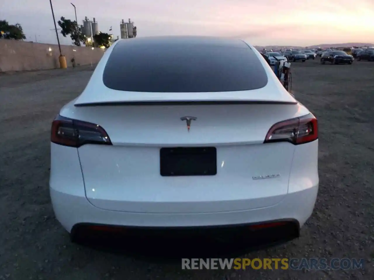 6 Photograph of a damaged car 5YJYGDEF1MF194869 TESLA MODEL Y 2021