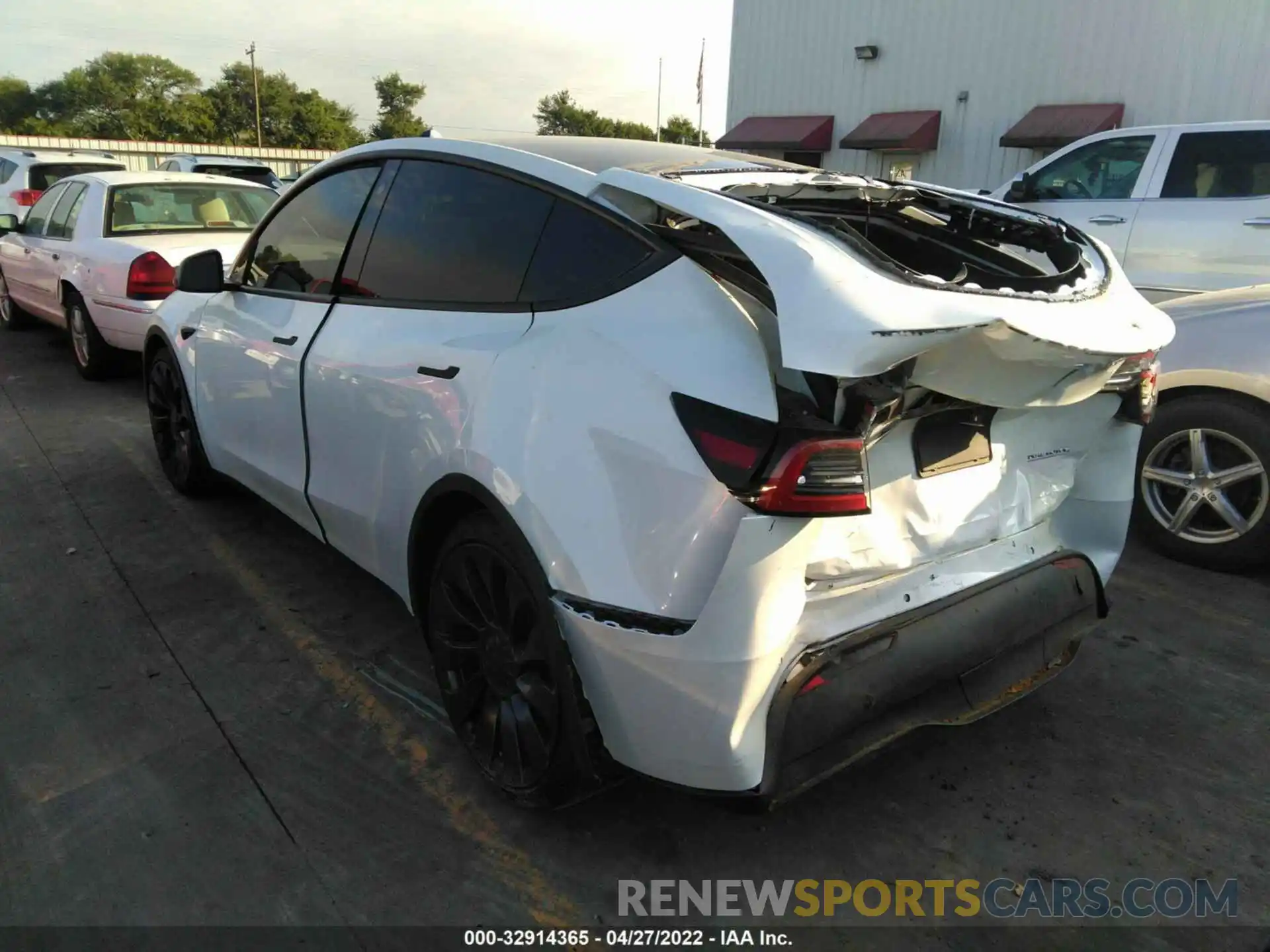 3 Photograph of a damaged car 5YJYGDEF1MF215879 TESLA MODEL Y 2021