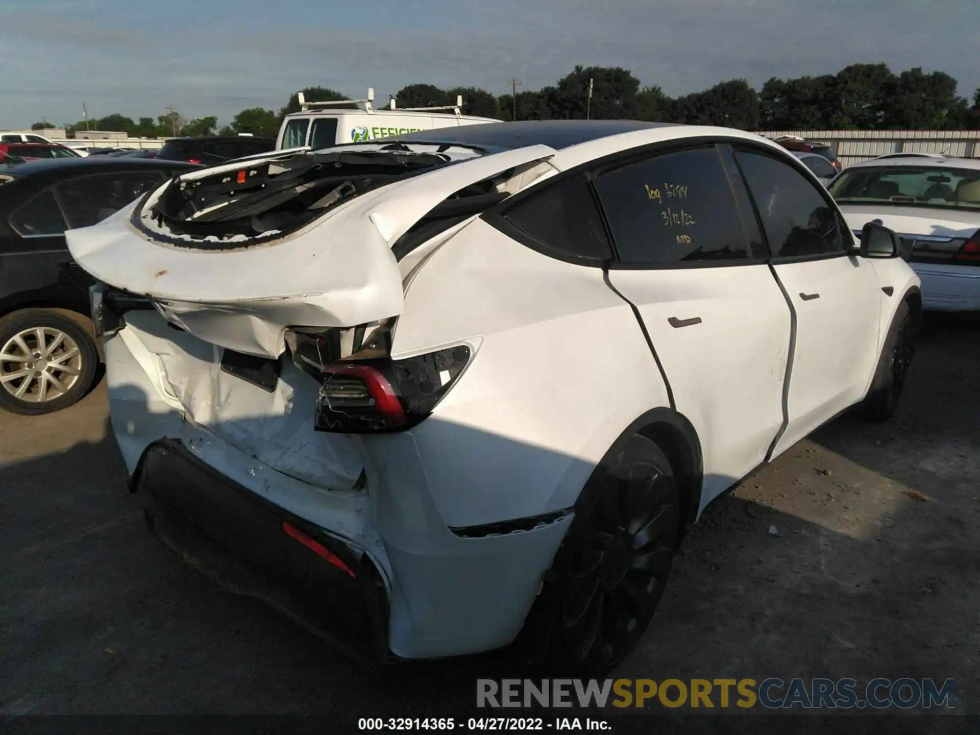 4 Photograph of a damaged car 5YJYGDEF1MF215879 TESLA MODEL Y 2021