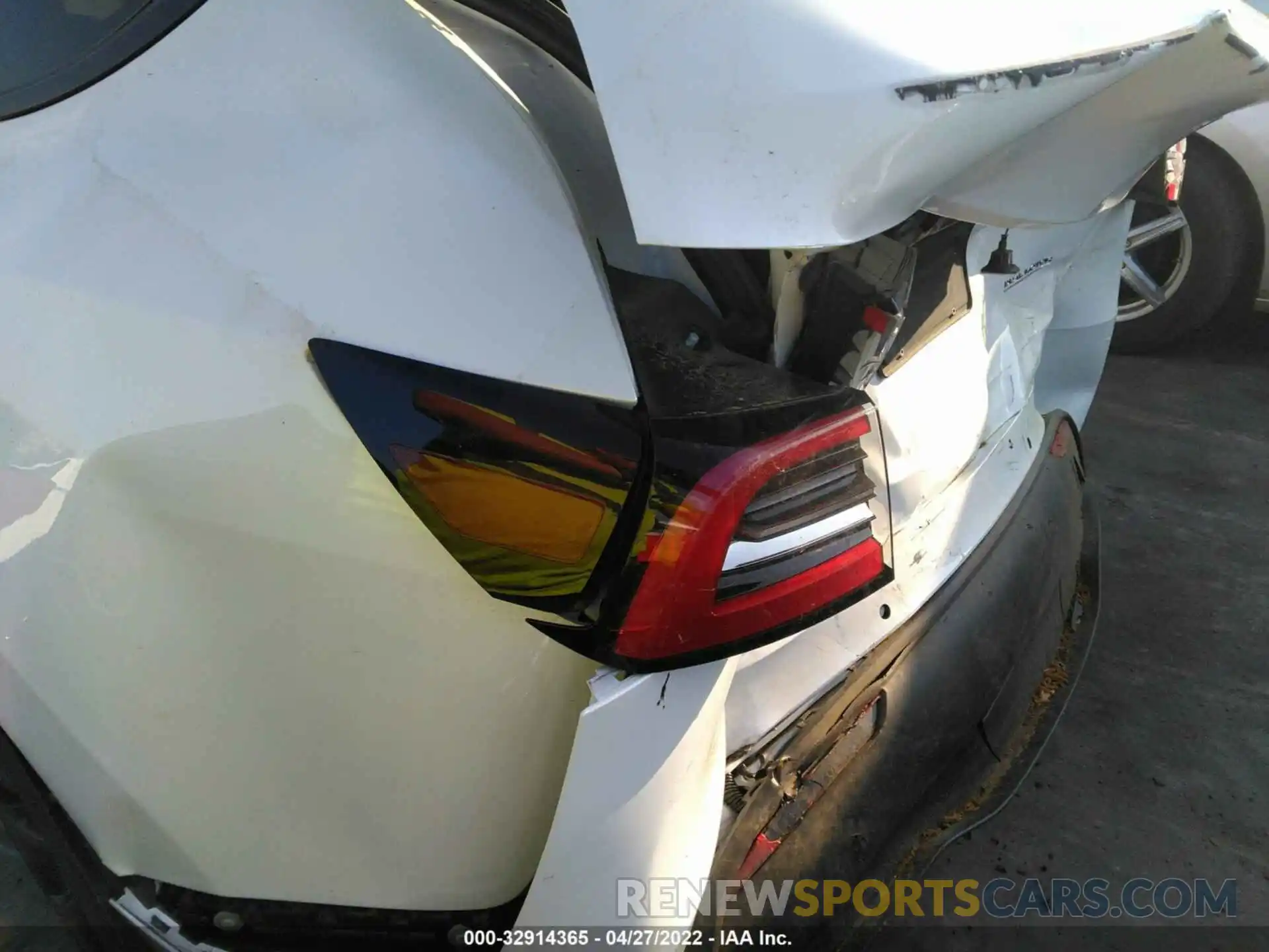 6 Photograph of a damaged car 5YJYGDEF1MF215879 TESLA MODEL Y 2021