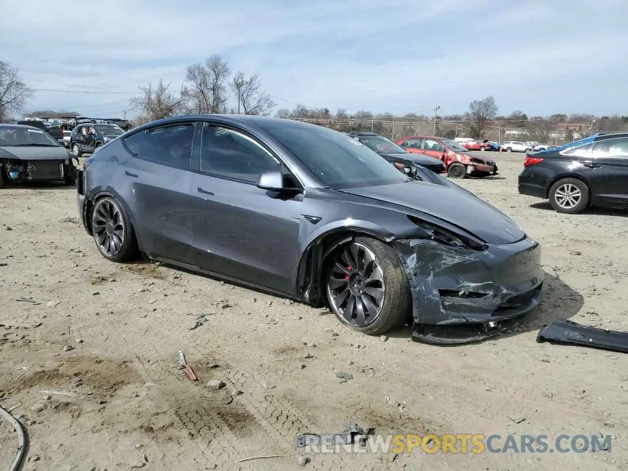 4 Photograph of a damaged car 5YJYGDEF1MF249045 TESLA MODEL Y 2021