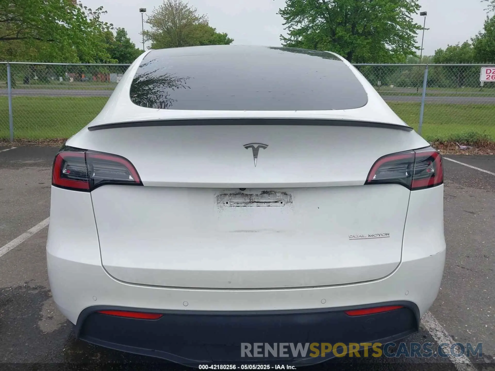 16 Photograph of a damaged car 5YJYGDEF1MF251359 TESLA MODEL Y 2021