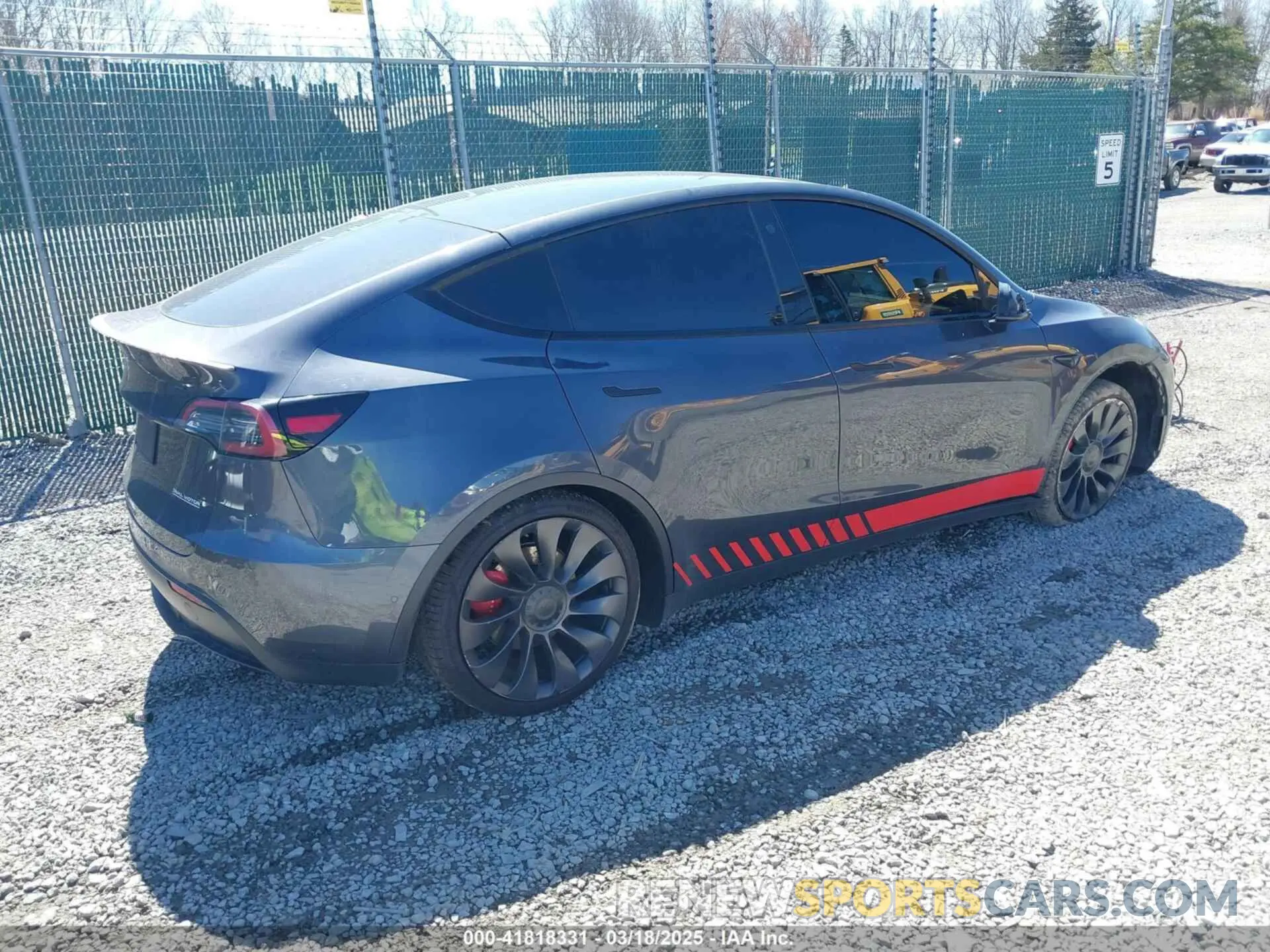 4 Photograph of a damaged car 5YJYGDEF1MF268405 TESLA MODEL Y 2021